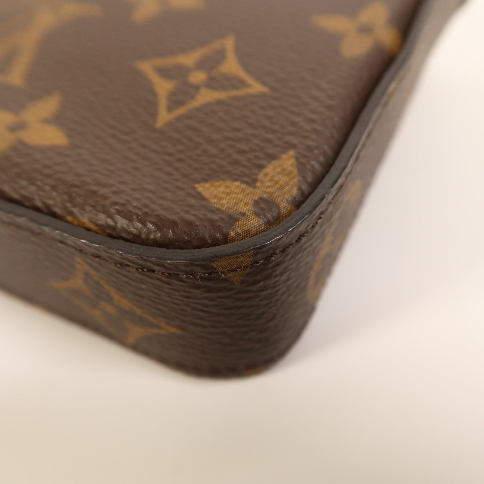 LOUIS VUITTON Monogram Pochette Felicie金扣鏈帶肩背袋