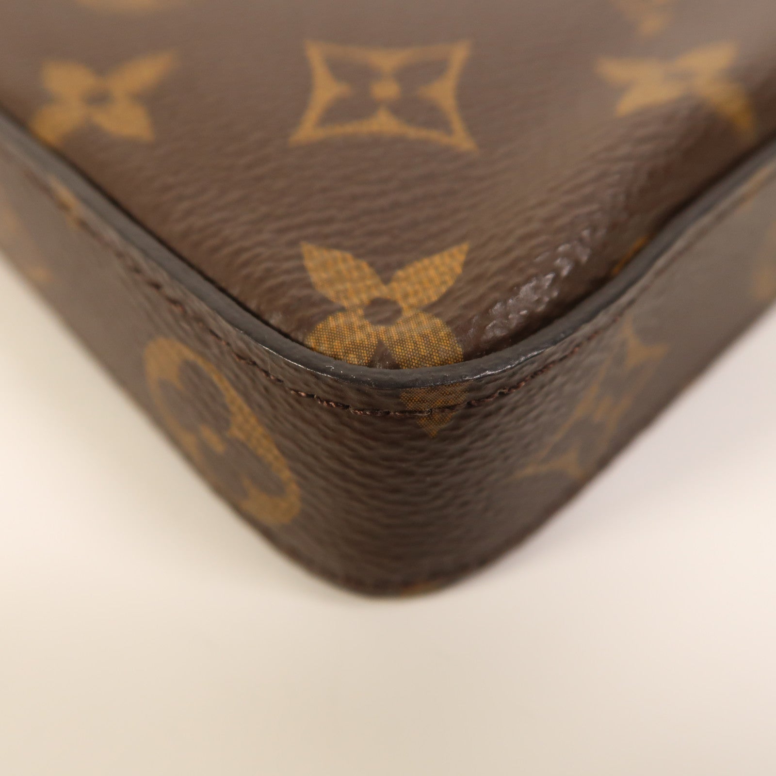 LOUIS VUITTON Monogram Pochette Felicie金扣鏈帶肩背袋
