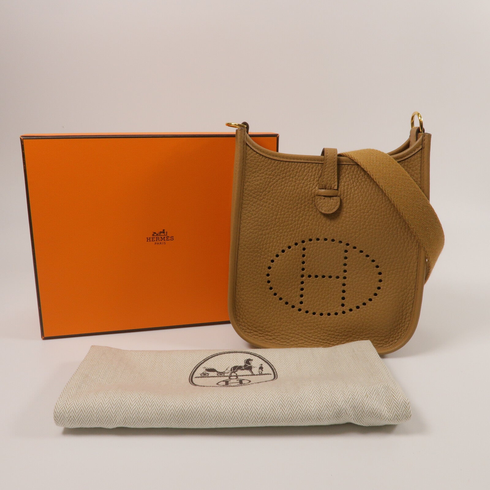 HERMES Clemence皮革Evelyne TPM肩背袋Biscuit