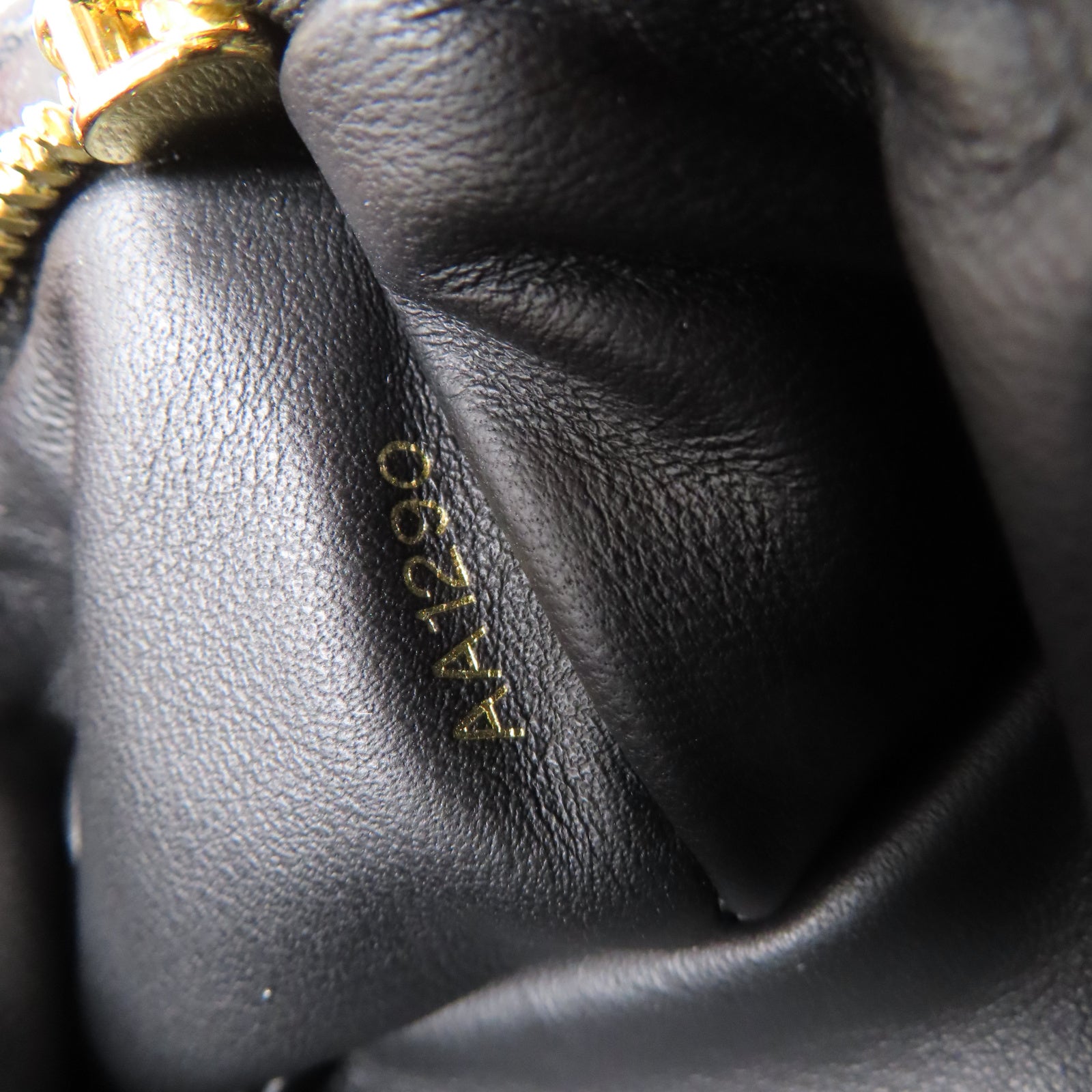 LOUIS VUITTON 【激減優惠】Monogram Reverse Multi Pochette金扣肩背袋啡色/黑色