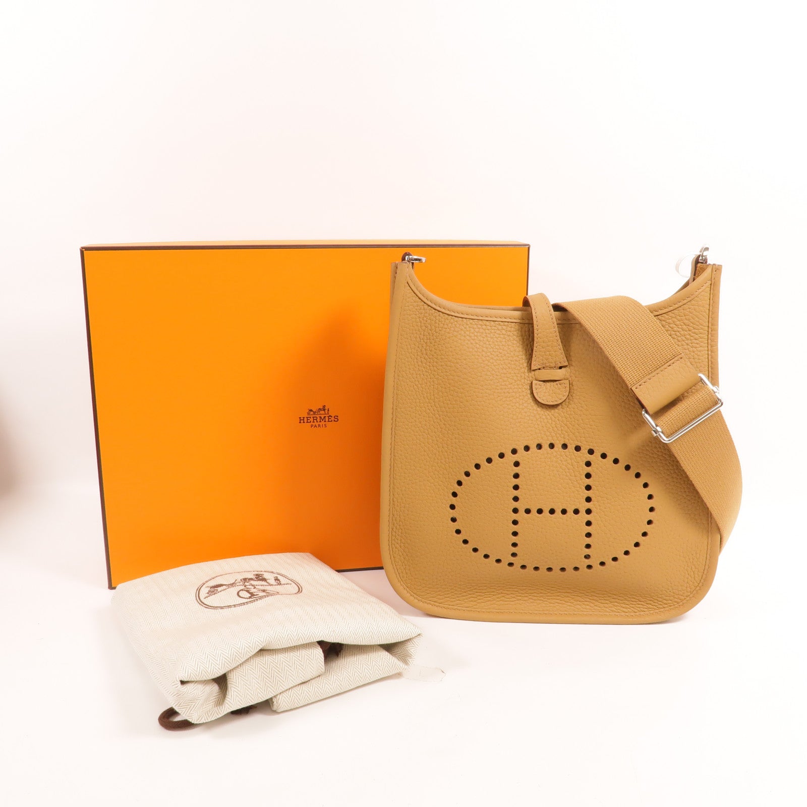 HERMES Clemence皮革Evelyne 23肩背袋Biscuit