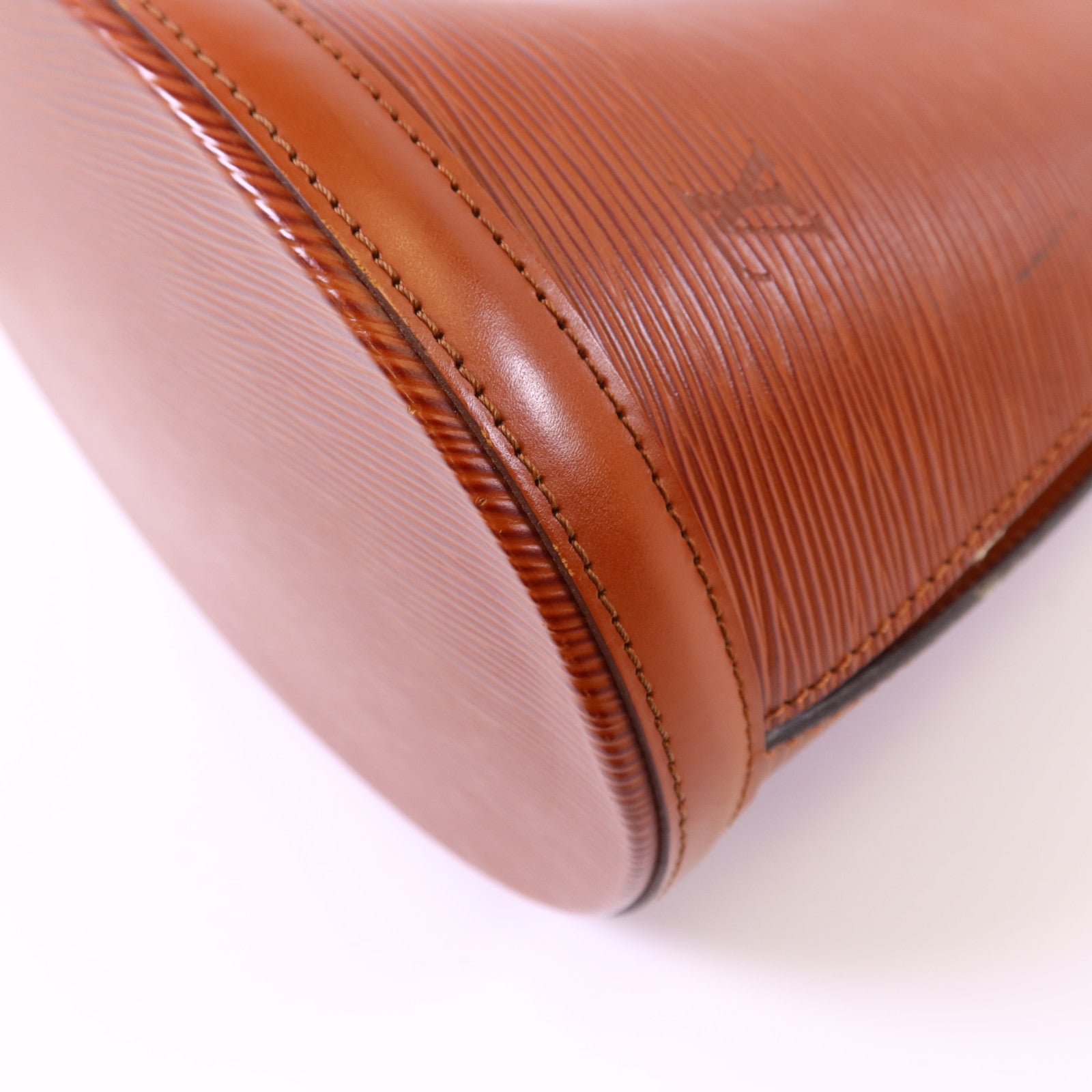 LOUIS VUITTON Epi Cluny金扣肩背袋