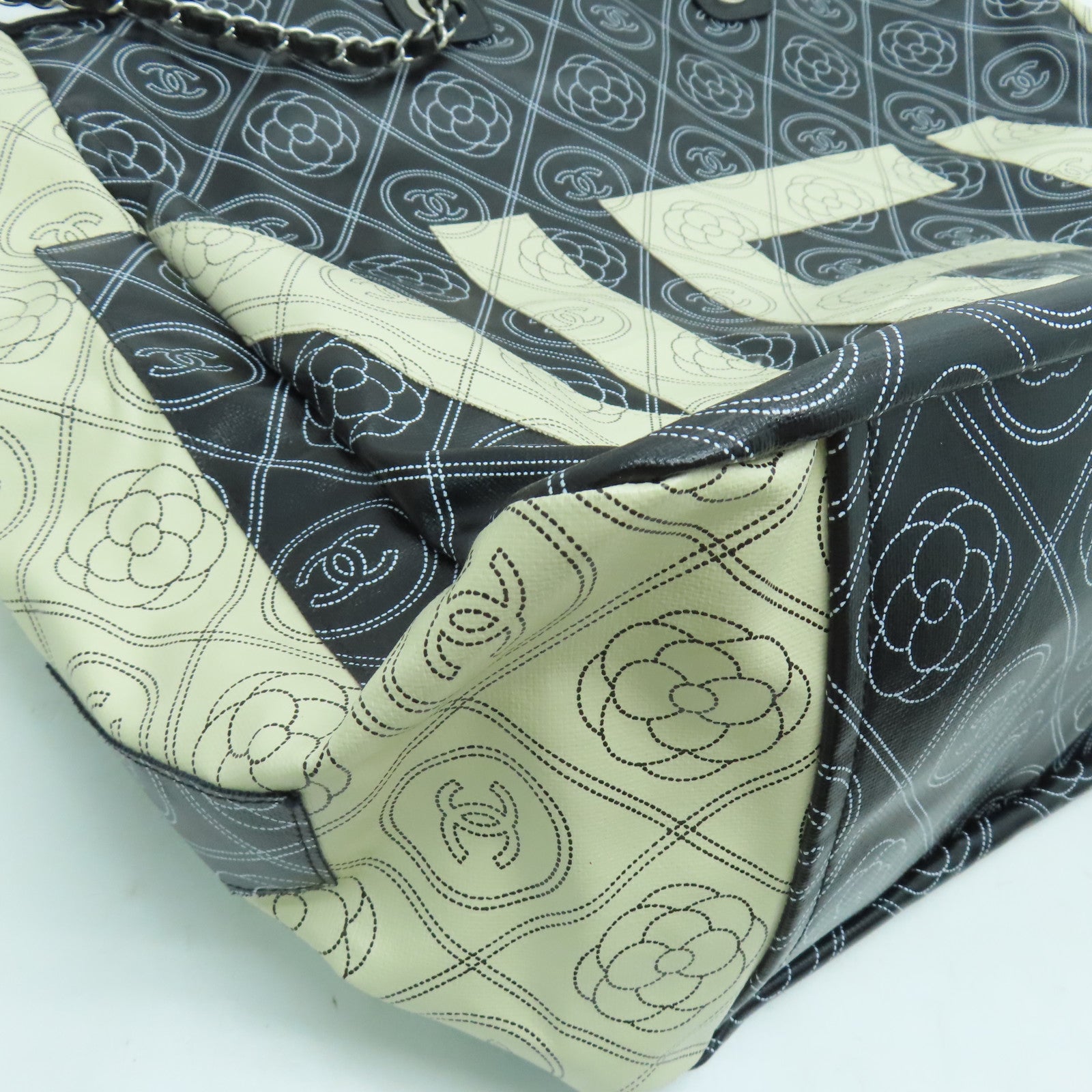 CHANEL 【激減優惠】塗層帆布Camellia Large Shopping Bag銀扣手挽袋黑色/白色