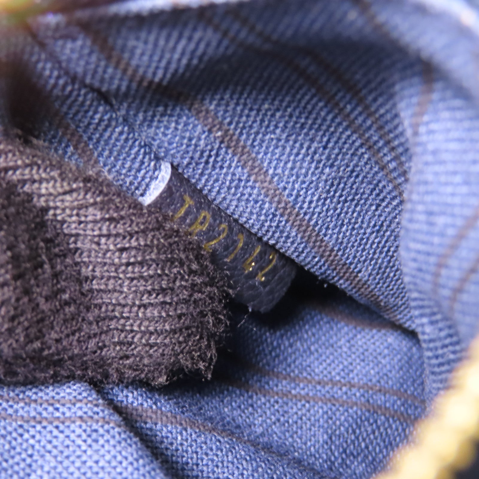 LOUIS VUITTON Monogram Empreinte Lumineuse PM金扣肩背袋