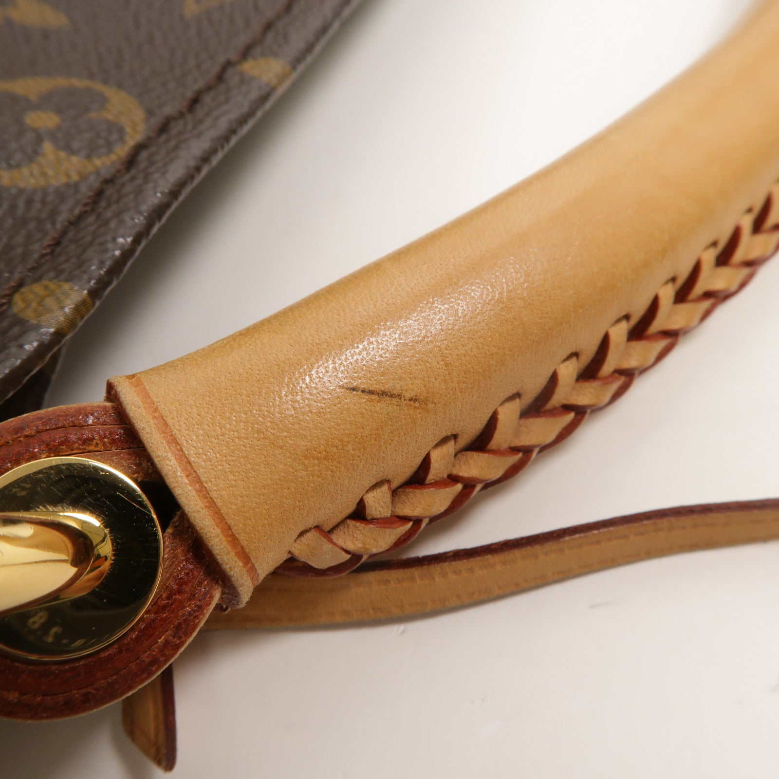 LOUIS VUITTON Monogram Artsy MM肩背袋