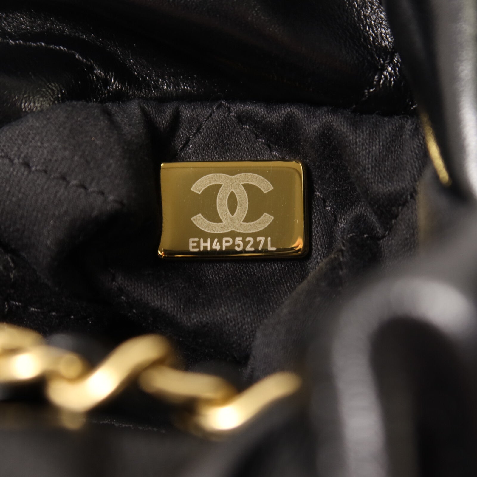 CHANEL 牛皮皮革Chanel 22 Mini鏈帶肩背袋