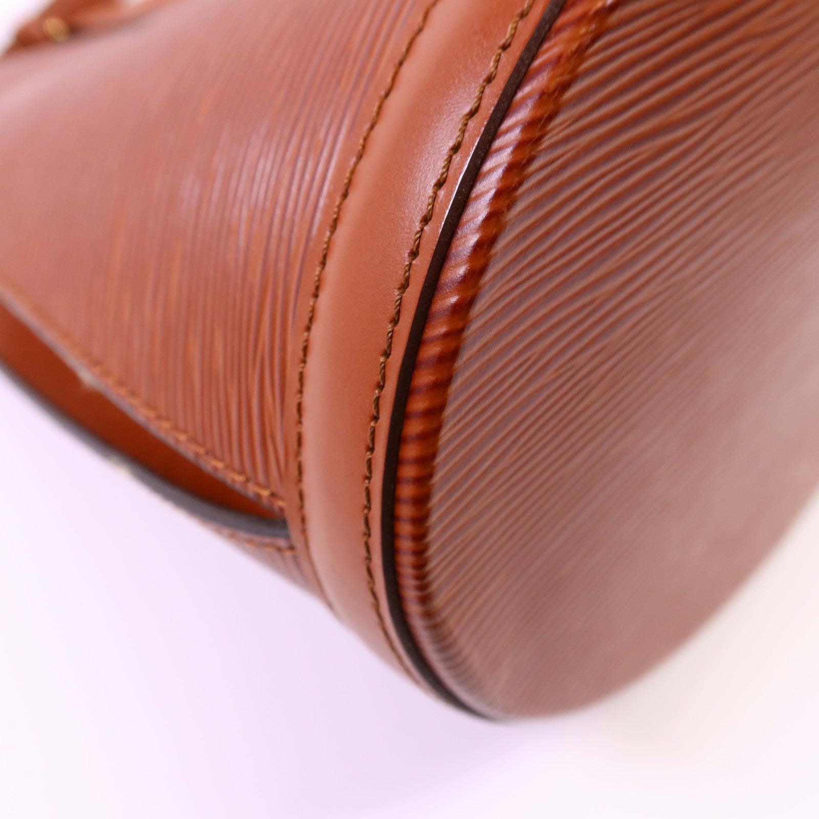 LOUIS VUITTON Epi Cluny金扣肩背袋