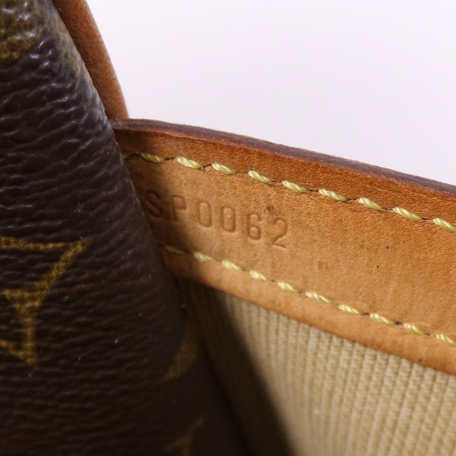 LOUIS VUITTON Monogram Reporter PM金扣肩背袋