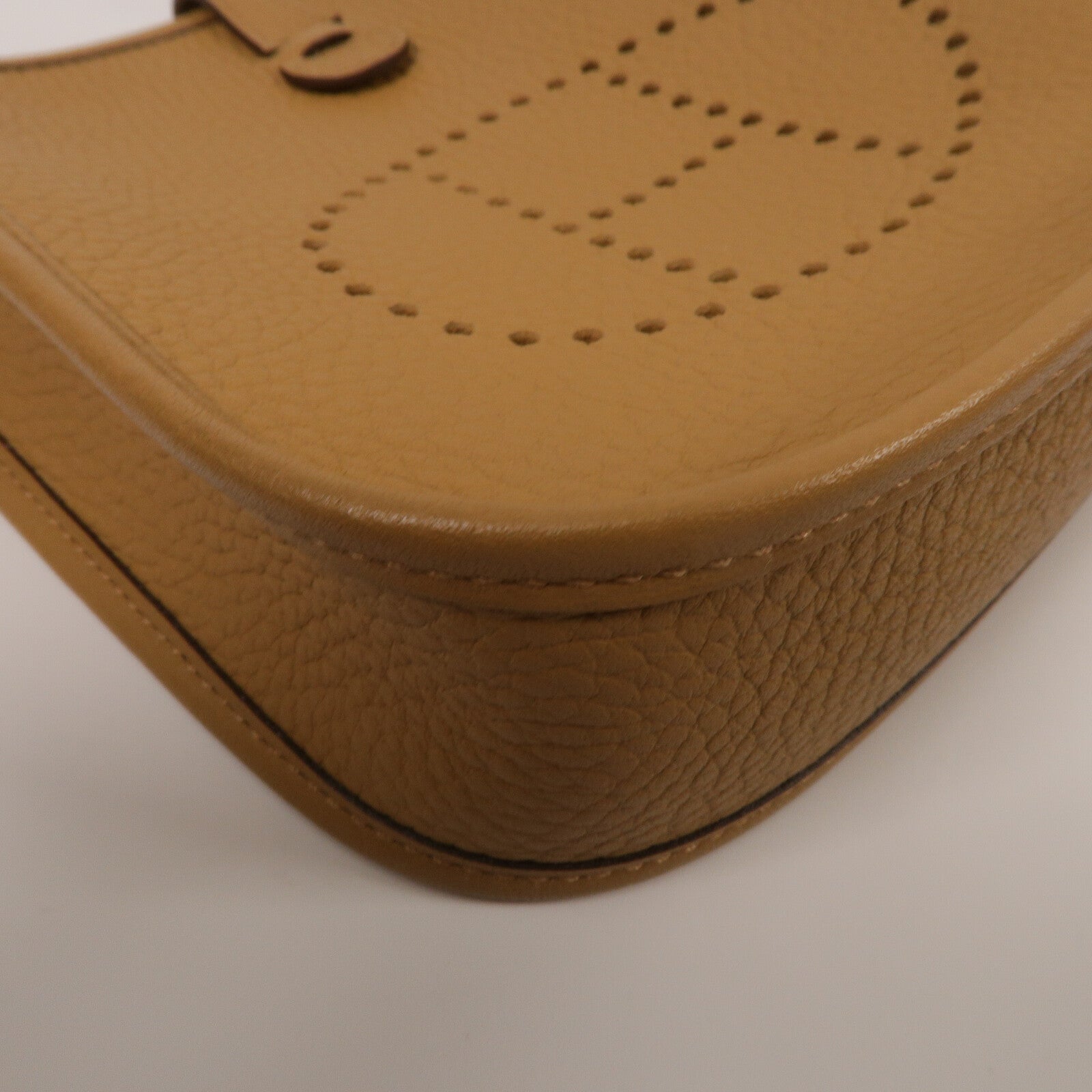 HERMES Clemence皮革Evelyne TPM肩背袋Biscuit