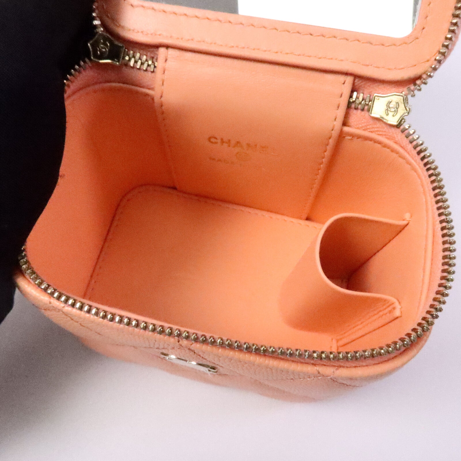 CHANEL 牛皮皮革Vanity肩背袋