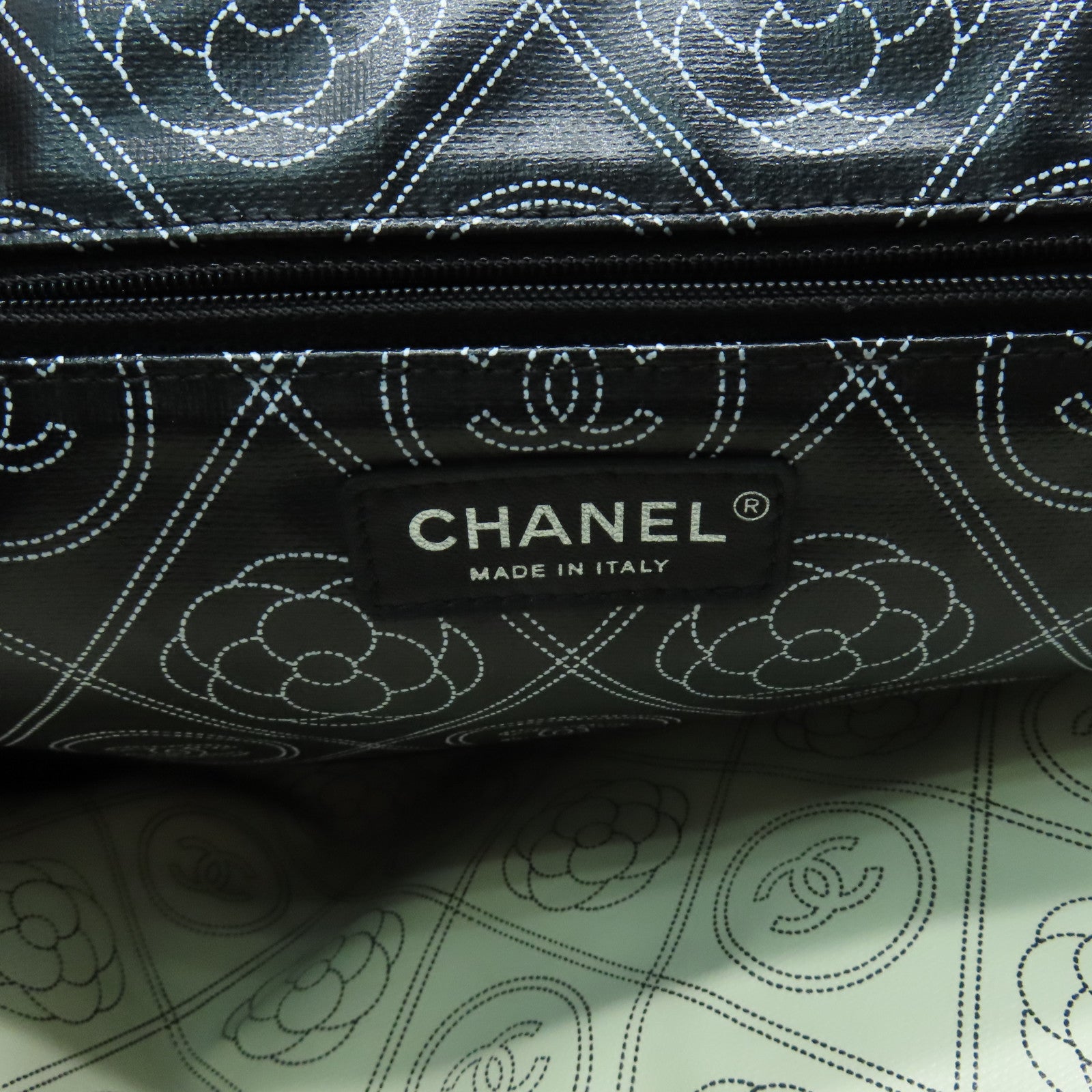 CHANEL 【激減優惠】塗層帆布Camellia Large Shopping Bag銀扣手挽袋黑色/白色