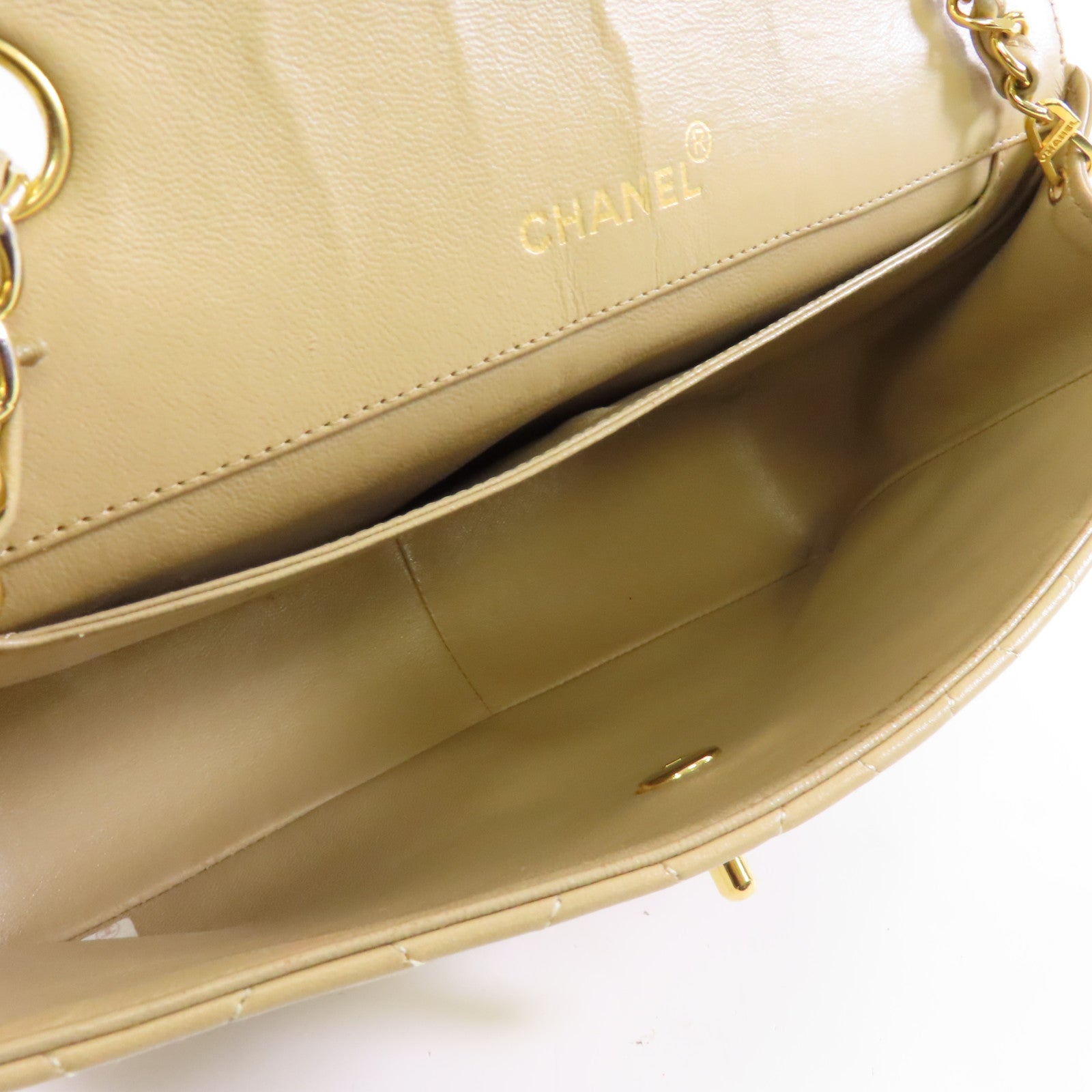 CHANEL 菱格羊皮皮革Chain Shoulder金扣肩背袋卡其色