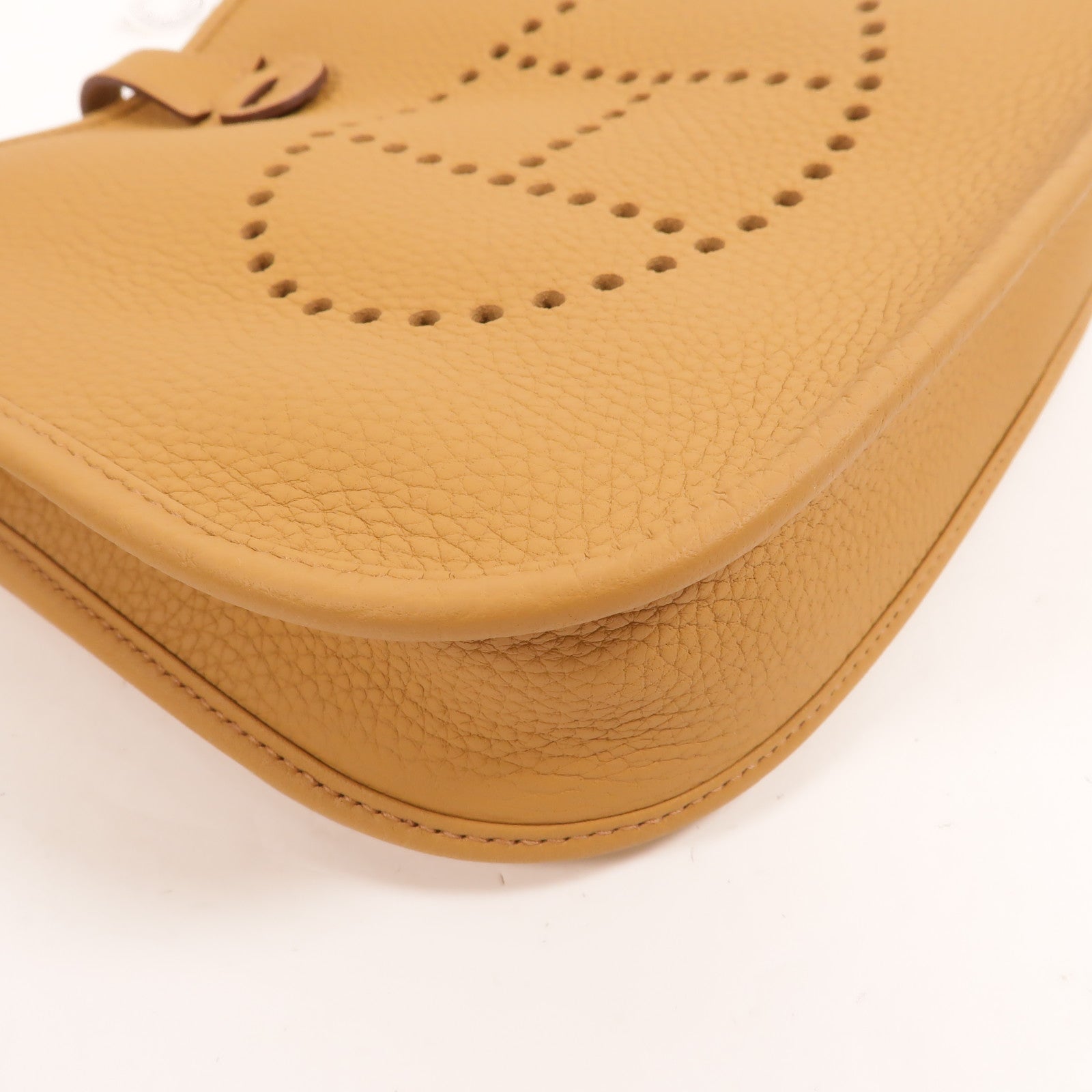 HERMES Clemence皮革Evelyne 23肩背袋Biscuit