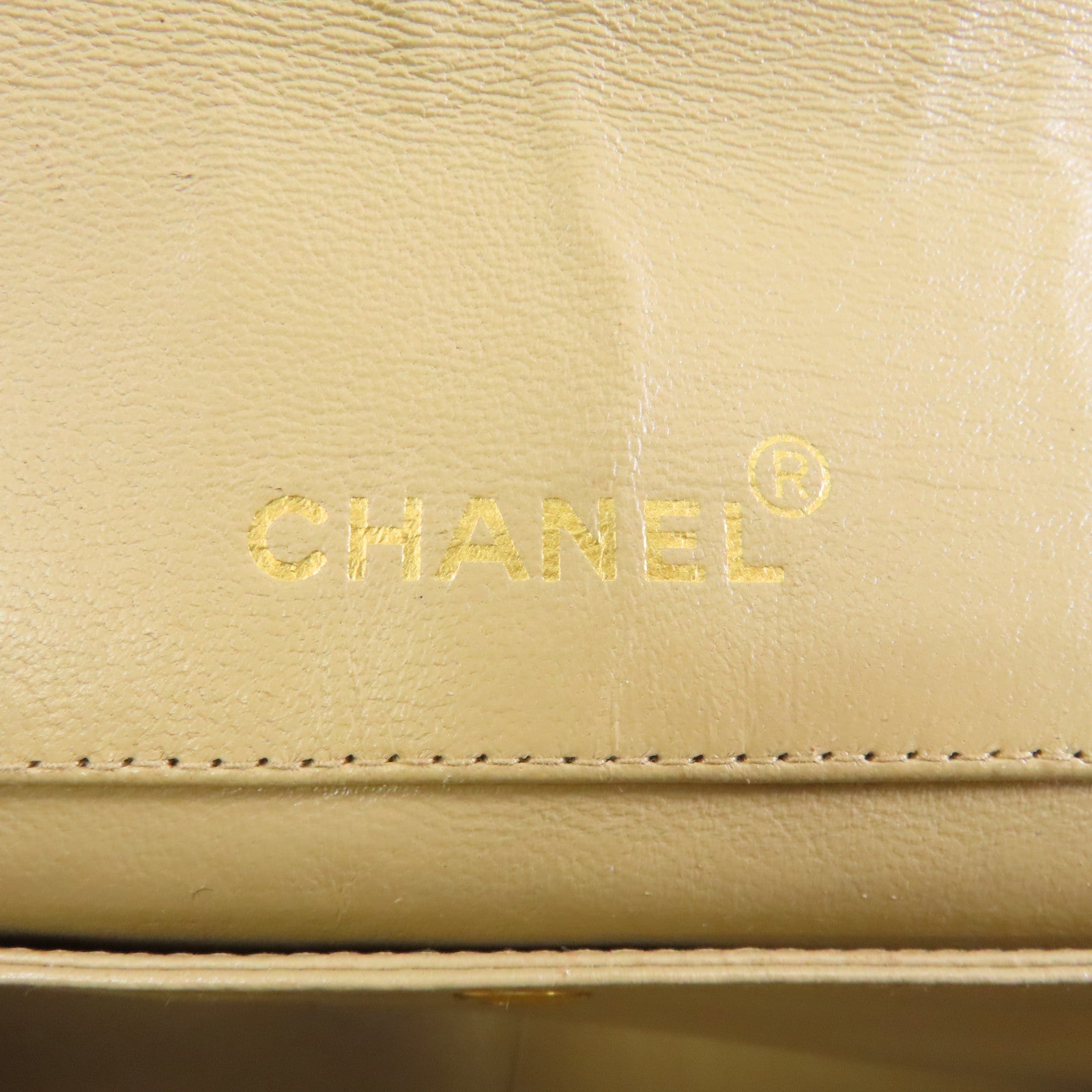 CHANEL 菱格羊皮皮革Chain Shoulder金扣肩背袋卡其色