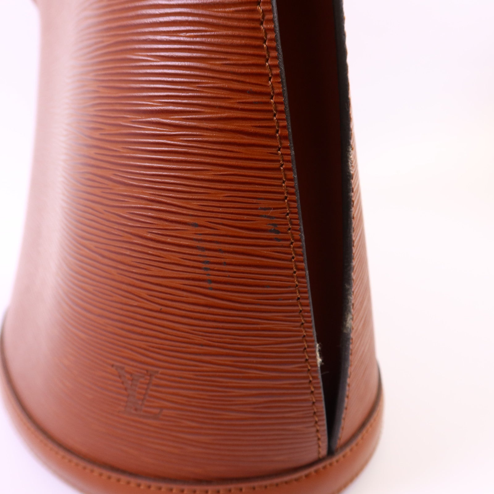 LOUIS VUITTON Epi Cluny金扣肩背袋