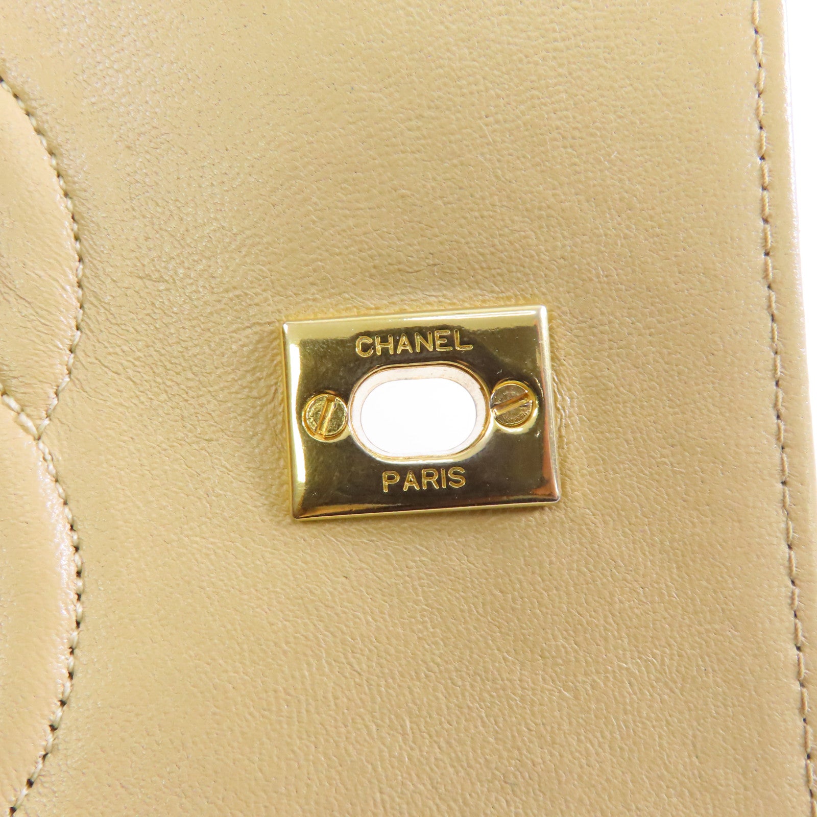 CHANEL 菱格羊皮皮革Chain Shoulder金扣肩背袋卡其色