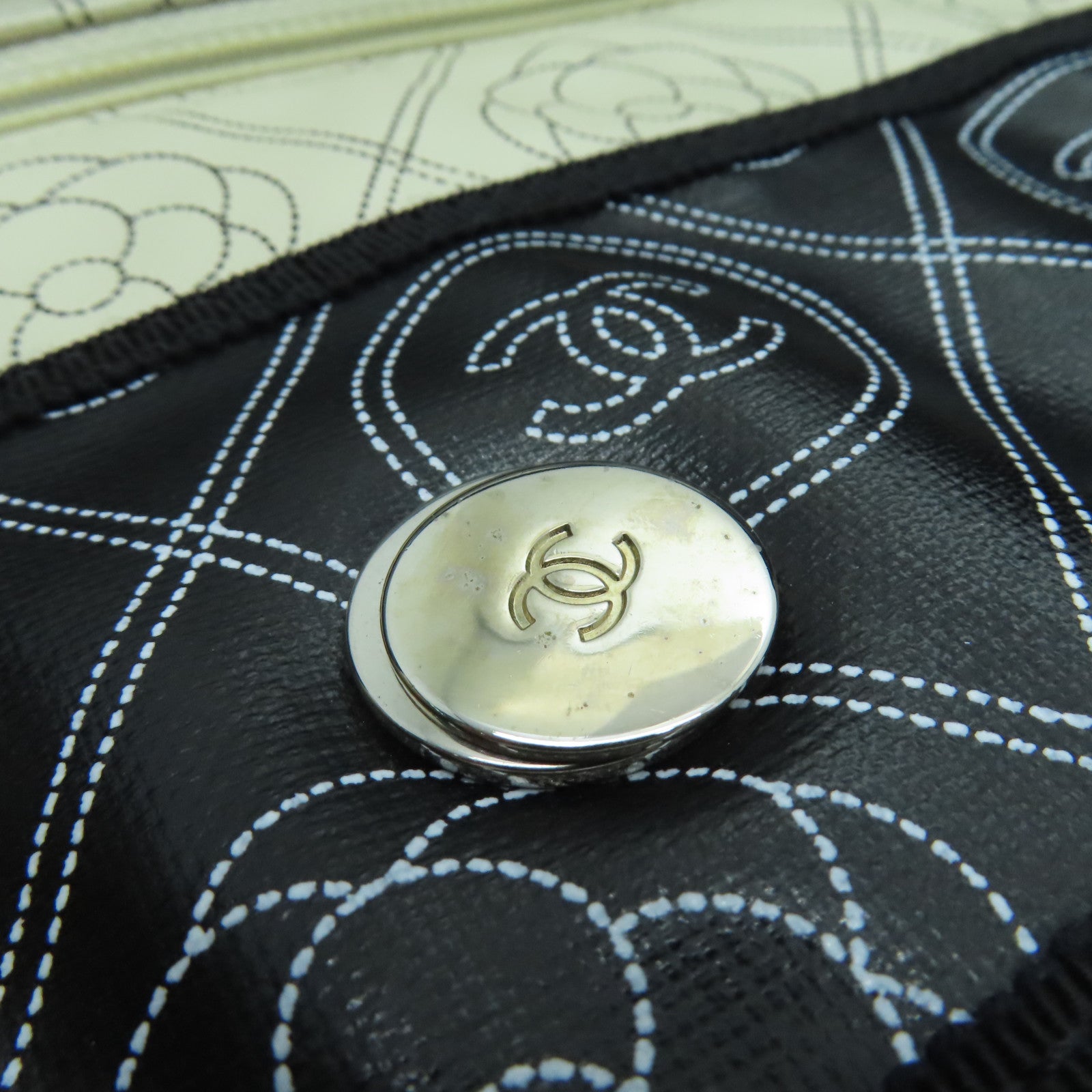 CHANEL 【激減優惠】塗層帆布Camellia Large Shopping Bag銀扣手挽袋黑色/白色