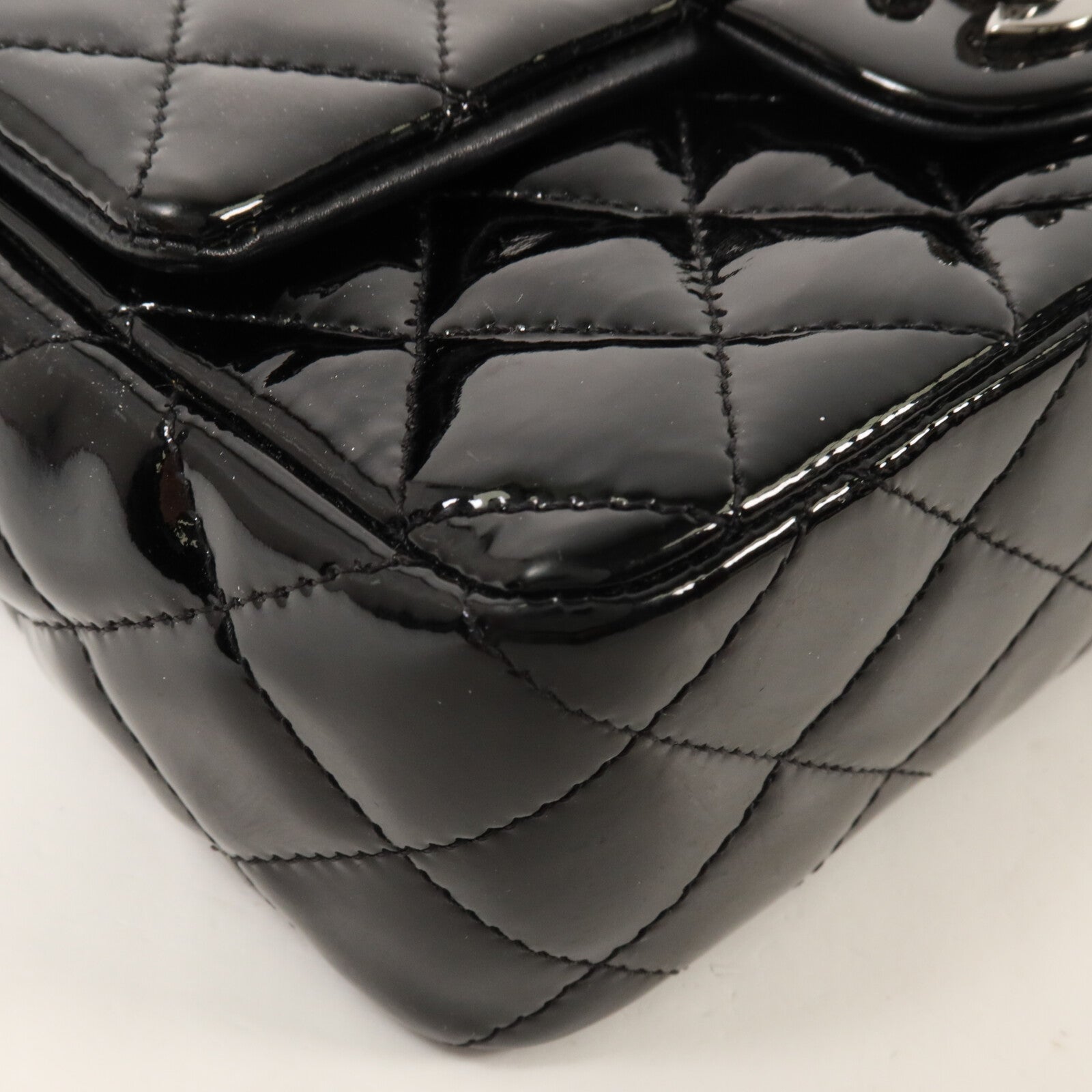 CHANEL 漆皮皮革Mini Classic 20鏈帶肩背袋