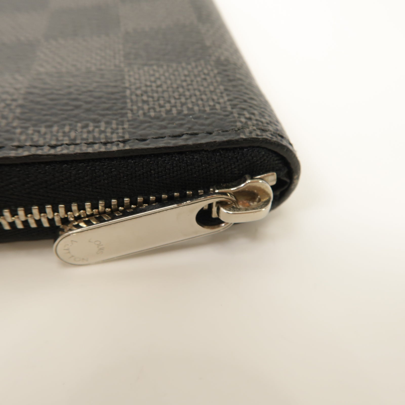 LOUIS VUITTON 【清倉大減價】Damier Graphite Card Case银扣卡片套黑色