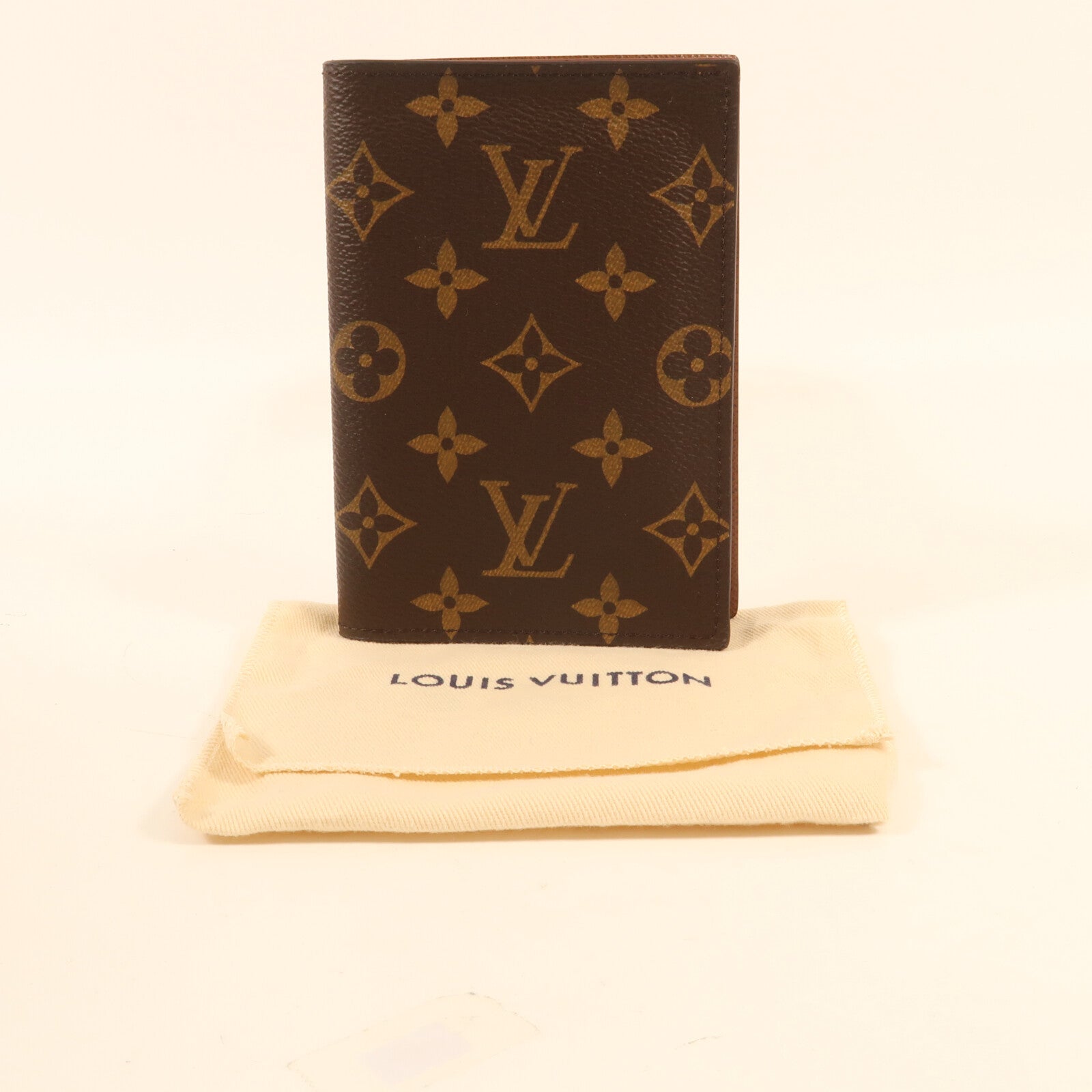 LOUIS VUITTON Monogram Passport Cover護照套