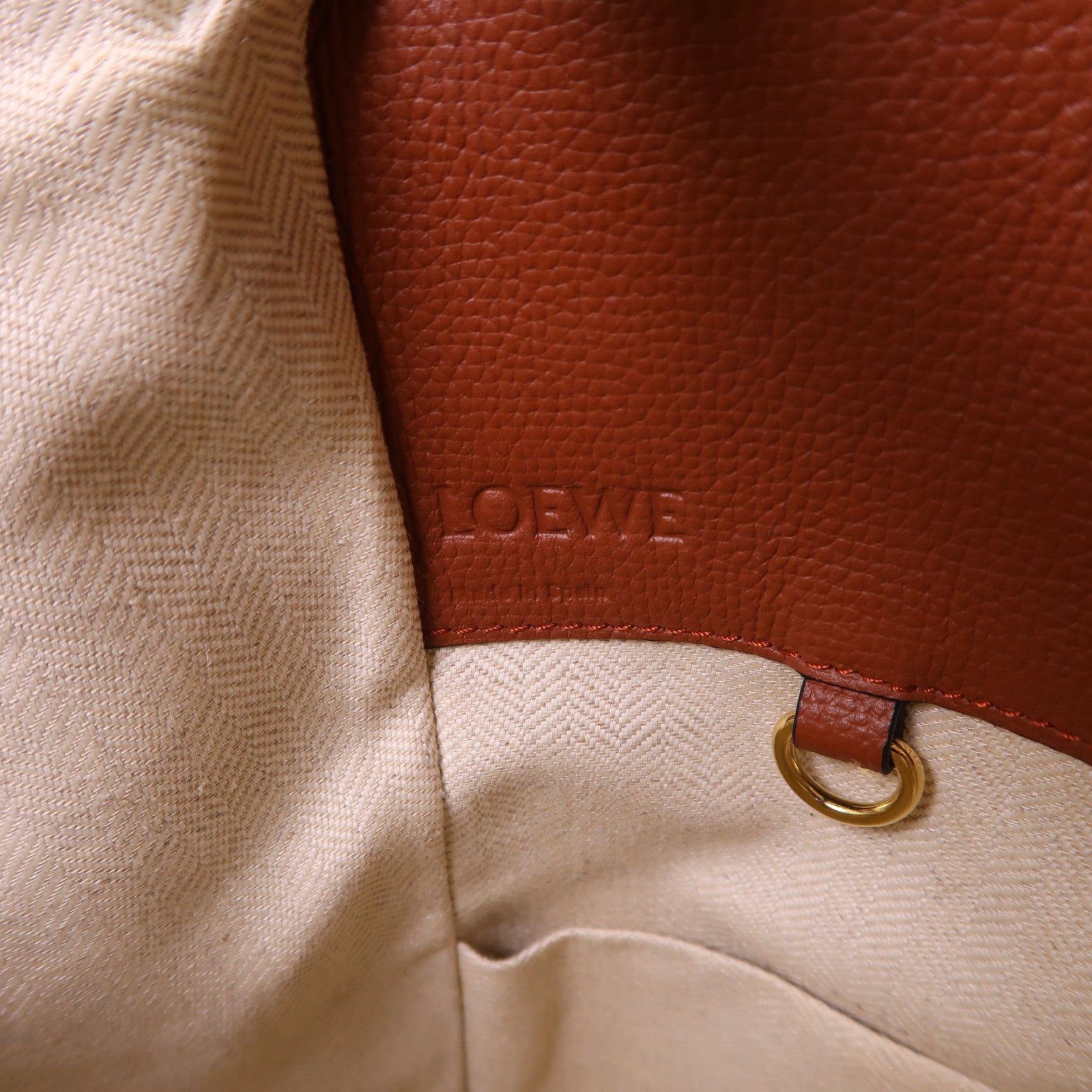 LOEWE 牛皮皮革Hammock Small金扣手挽肩背兩用袋