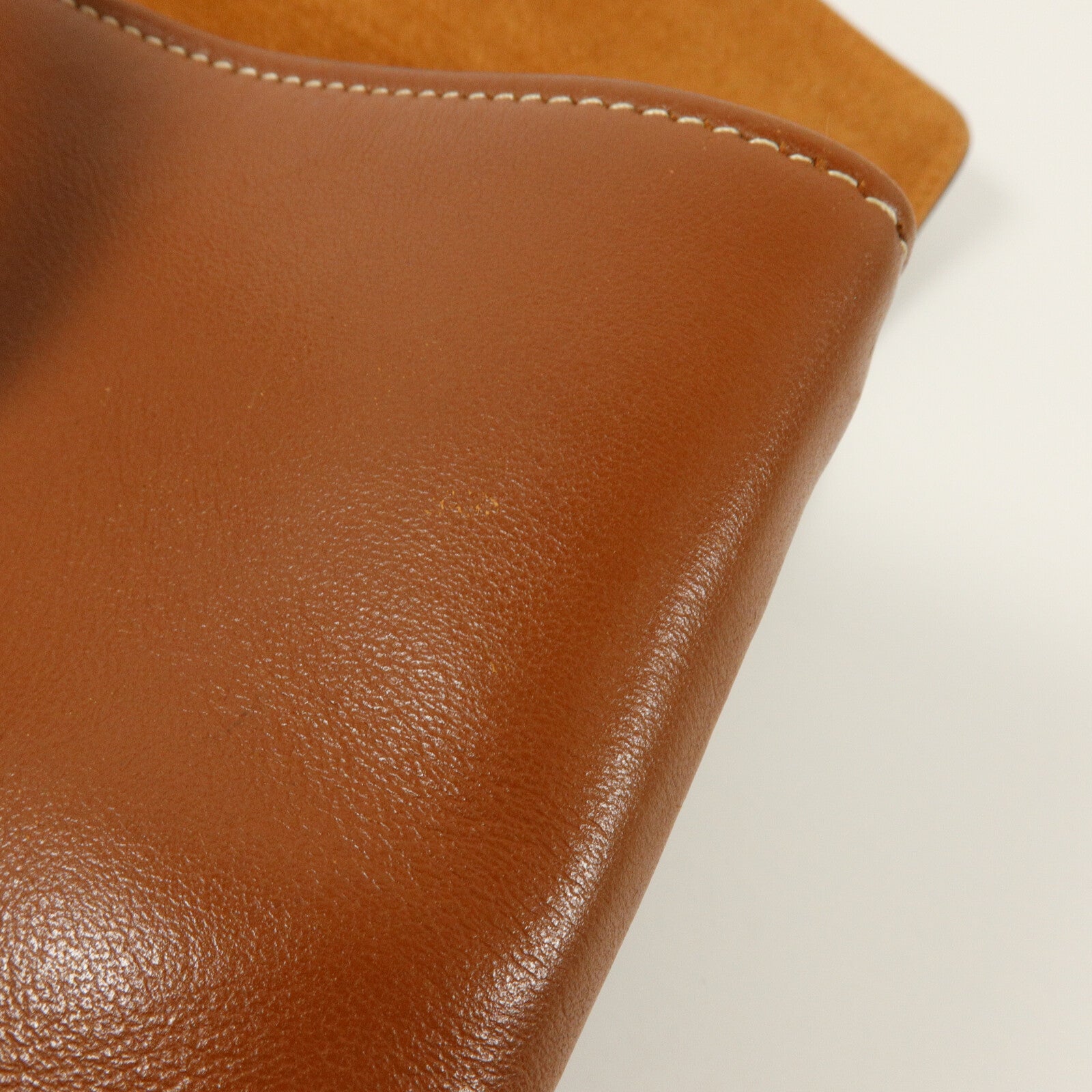 CELINE 牛皮皮革Soft 16 Small肩背袋