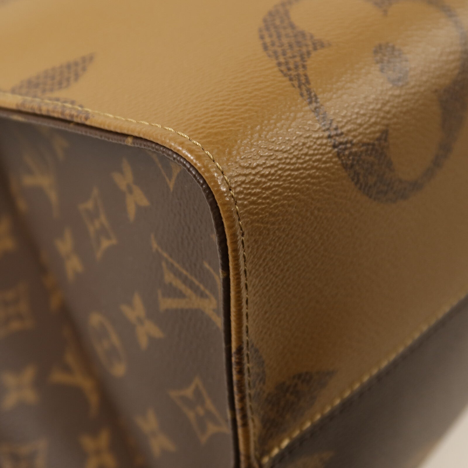 LOUIS VUITTON Monogram Giant Reverse On The Go GM金扣手挽肩背兩用袋