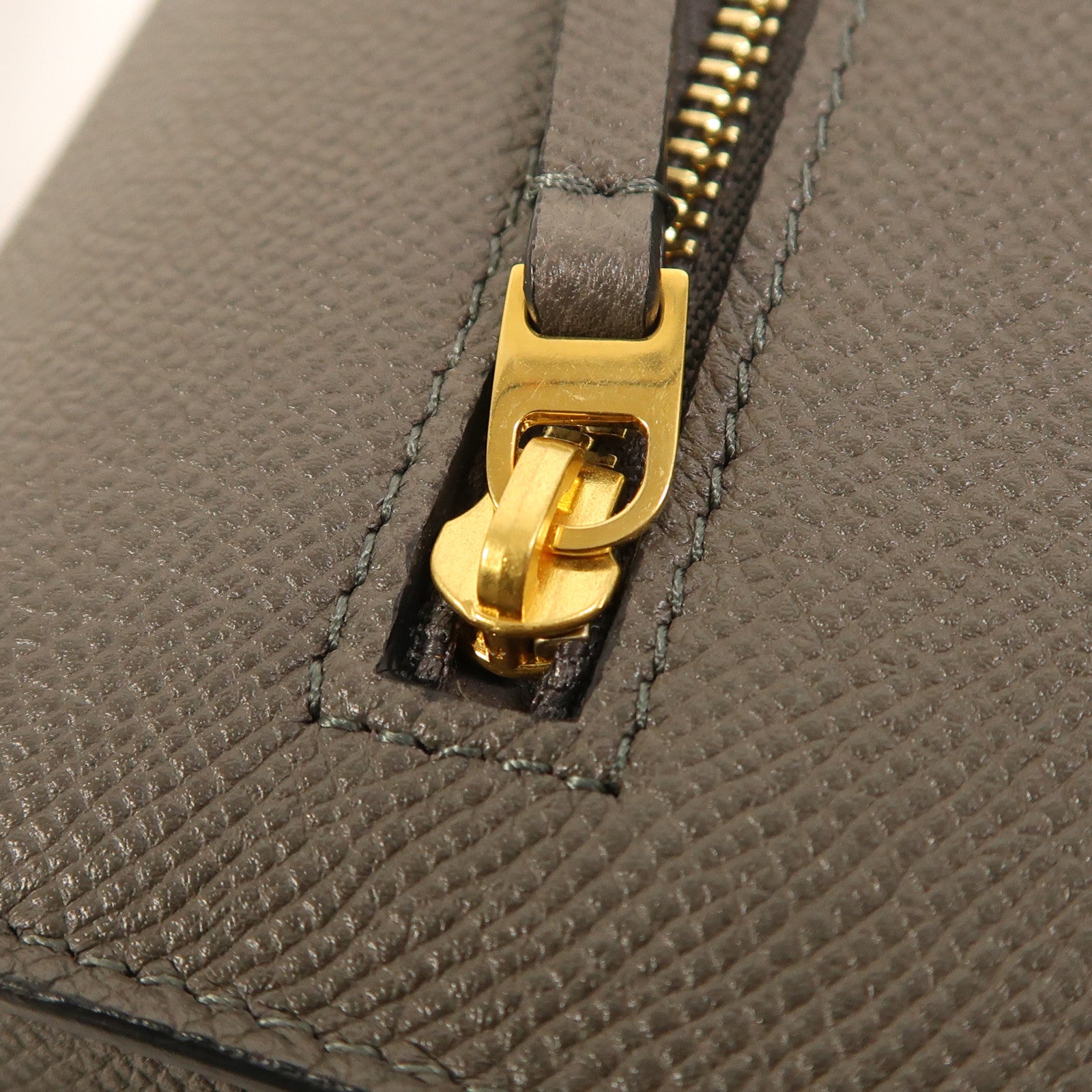 CELINE 牛皮皮革Trotteur金扣肩背袋