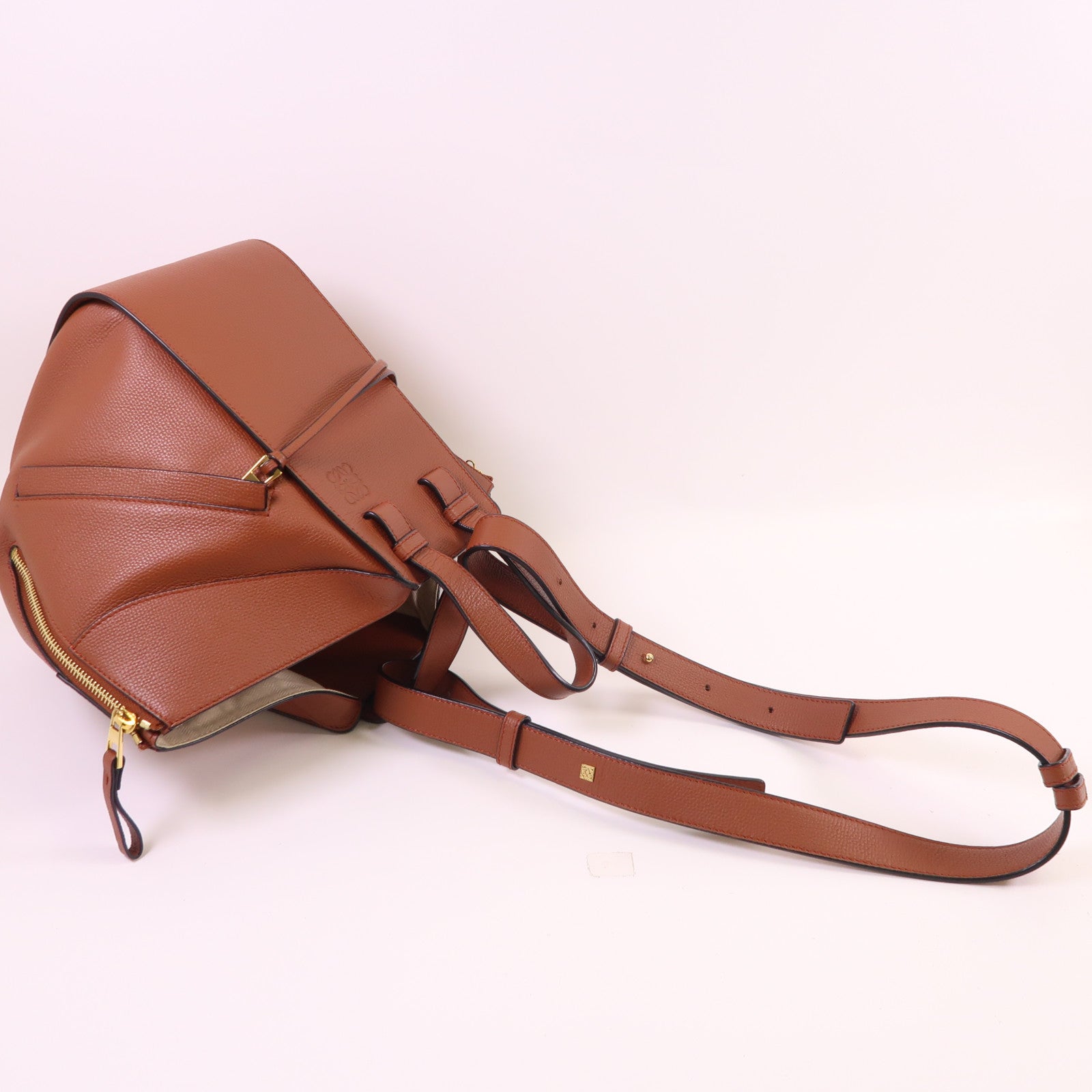 LOEWE 牛皮皮革Hammock Small金扣手挽肩背兩用袋