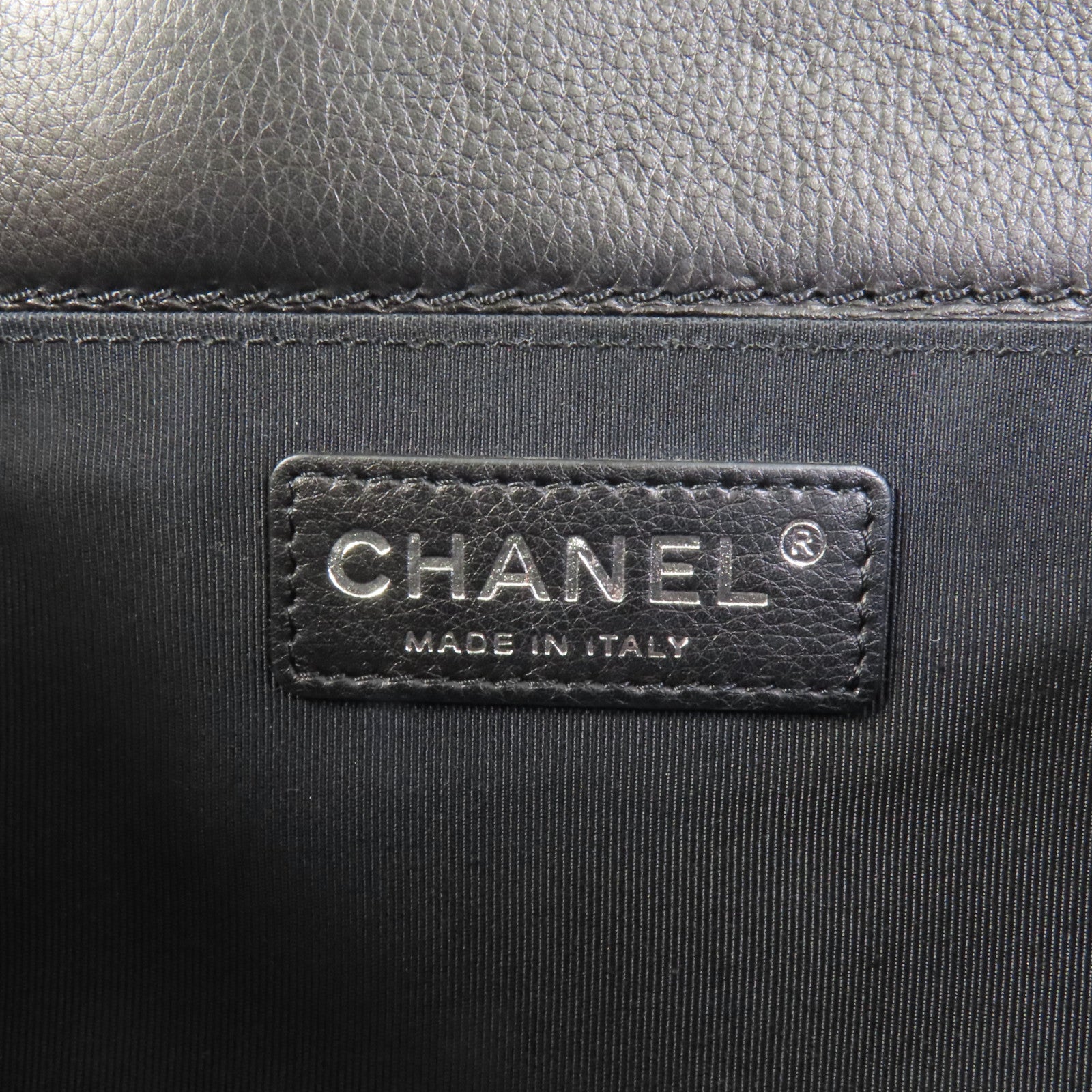 CHANEL 牛皮皮革Boy 25鏈帶肩背袋