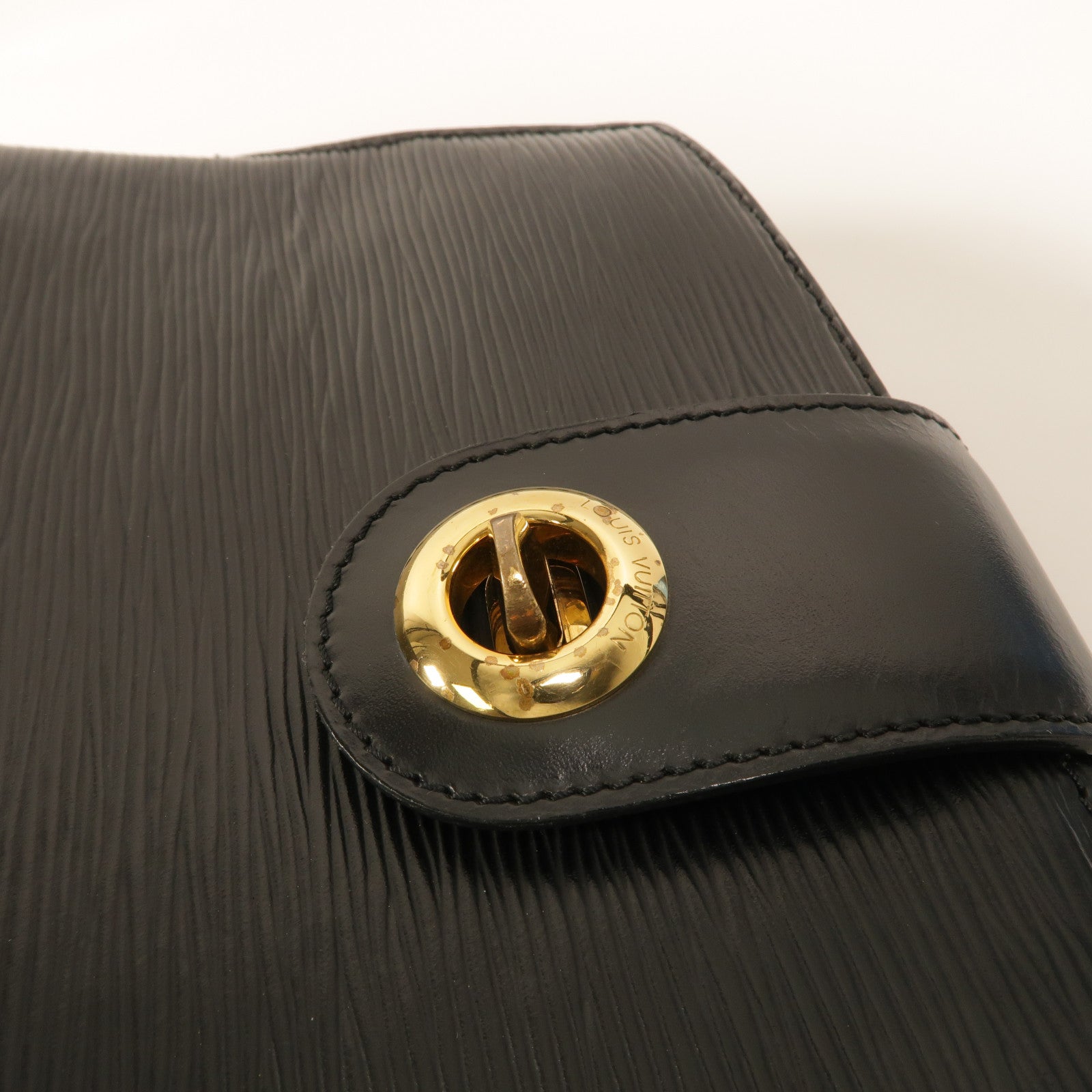 LOUIS VUITTON Epi Cluny肩背袋