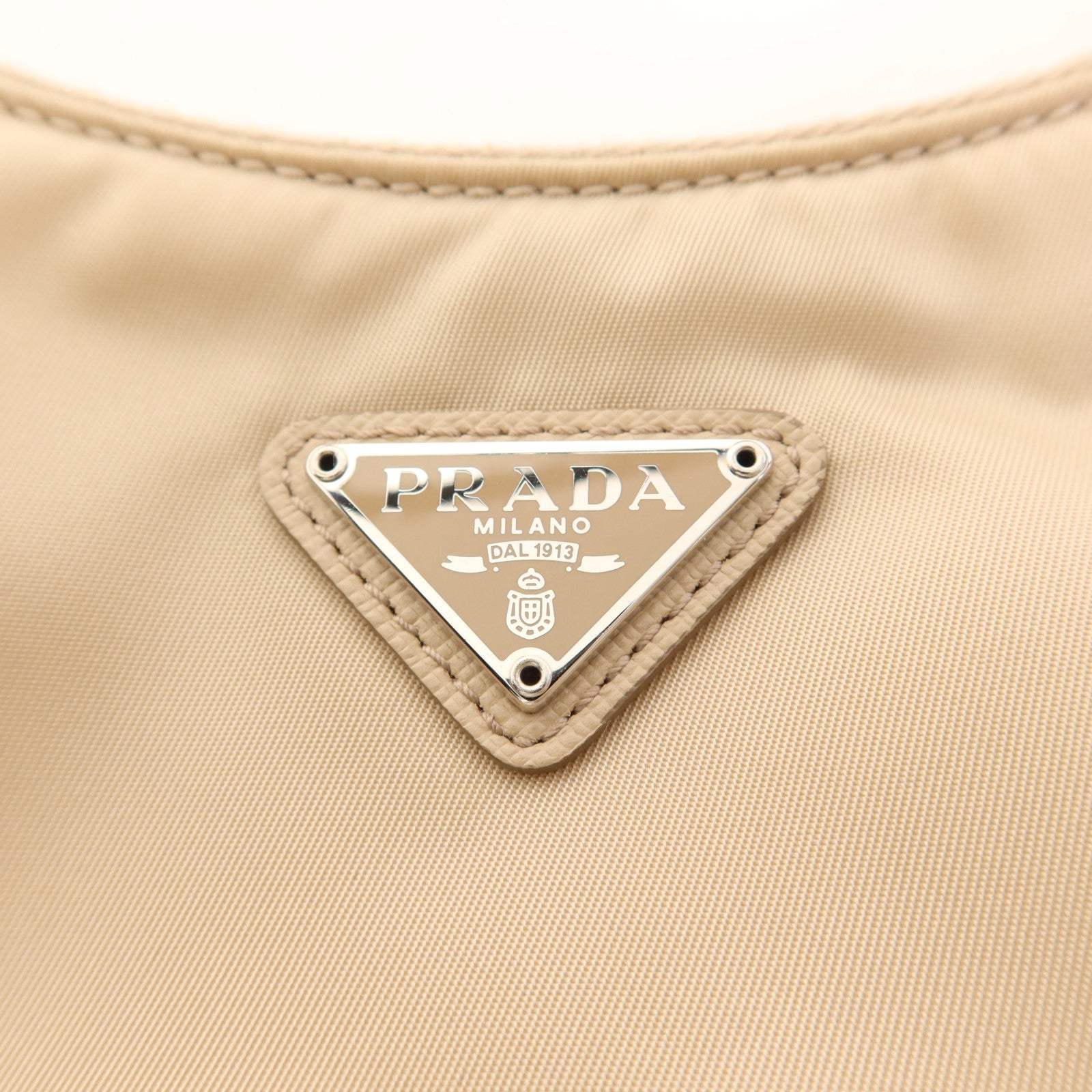 PRADA 尼龍Re-Edition 2005銀扣肩背袋