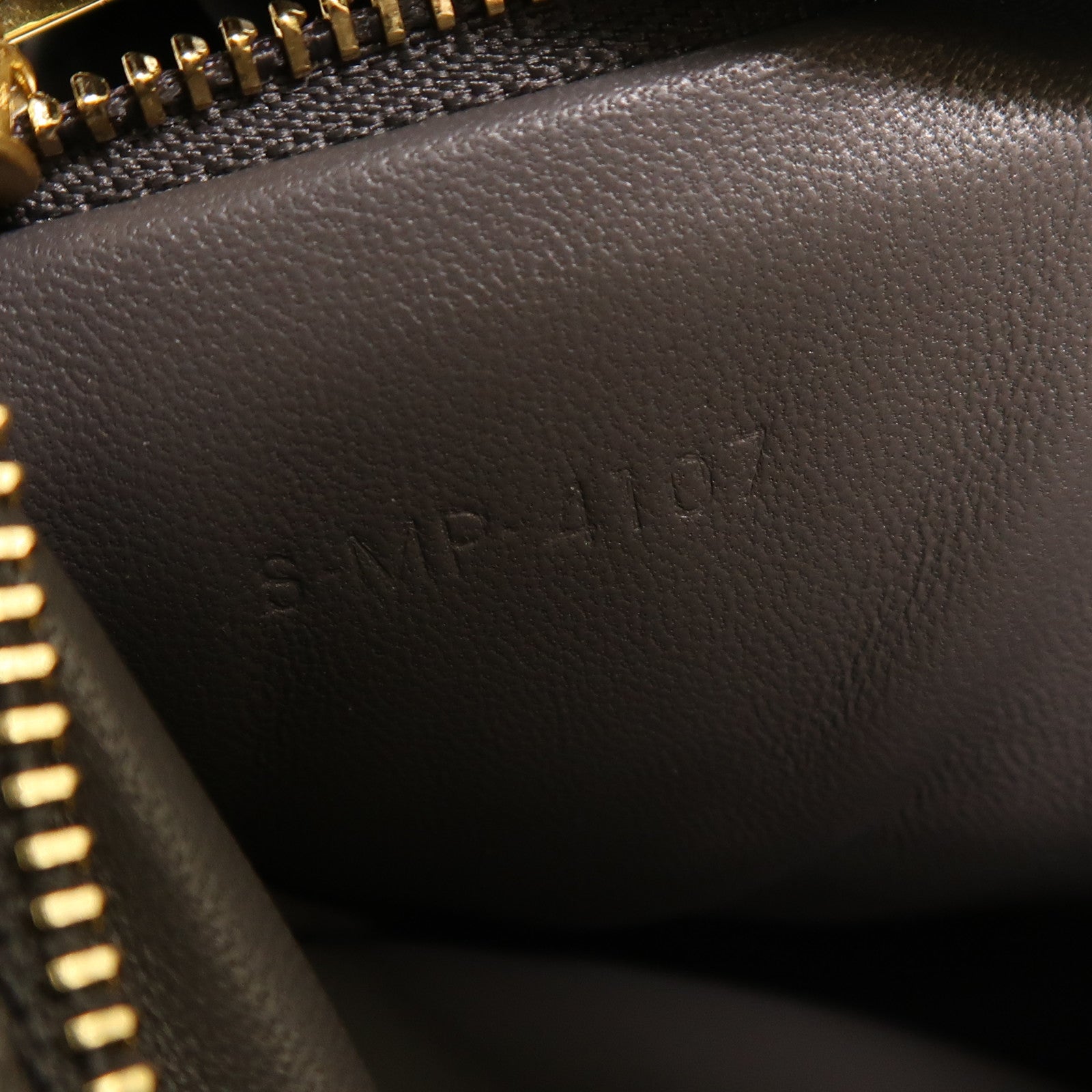 CELINE 牛皮皮革Trotteur金扣肩背袋