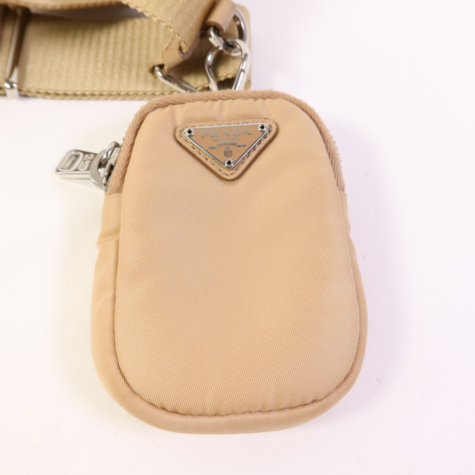 PRADA 尼龍Re-Edition 2005銀扣肩背袋