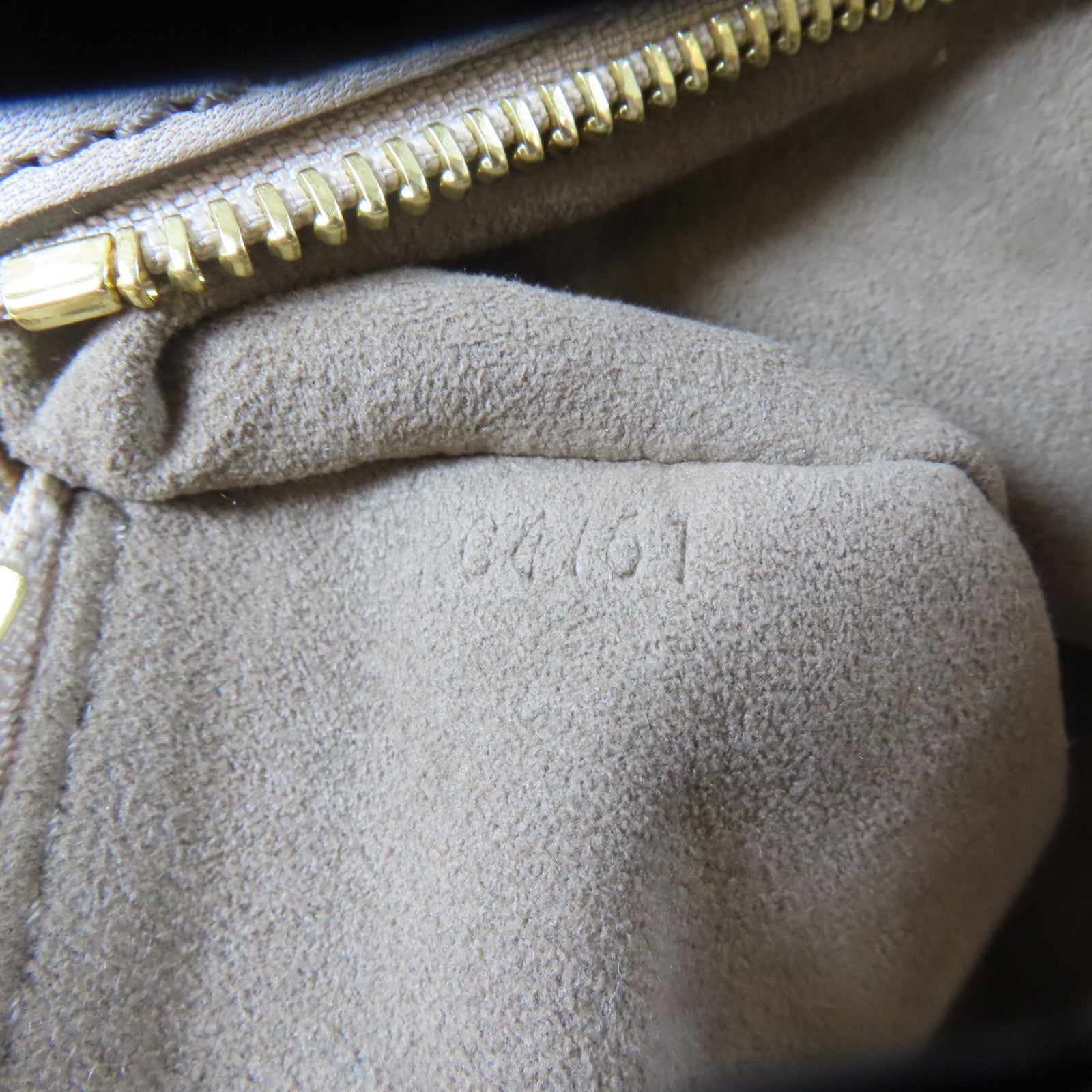 LOUIS VUITTON Mahina Mahina Neo L金扣肩背袋淺啡色