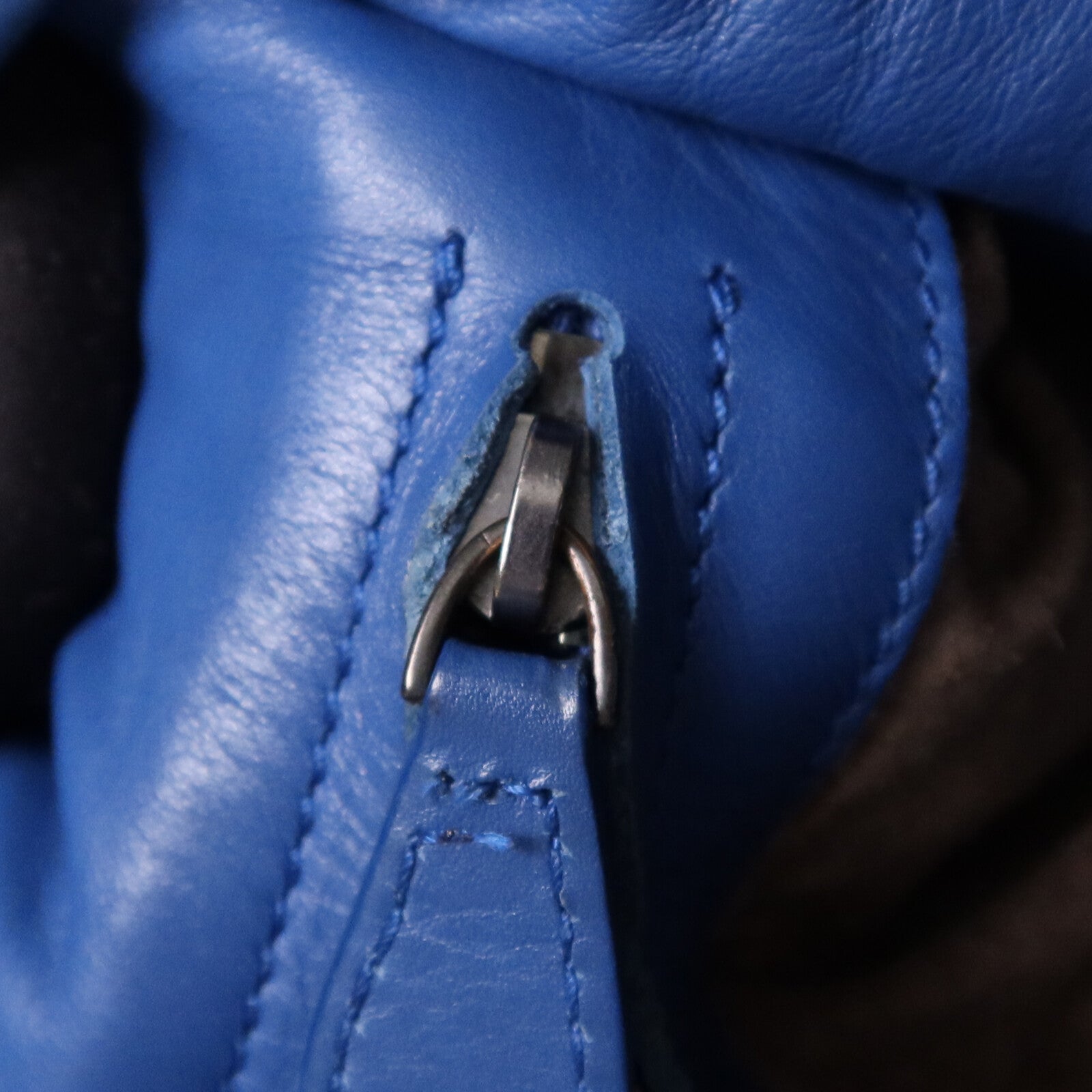 BOTTEGA VENETA 牛皮皮革Shoulder Bag銀扣肩背袋