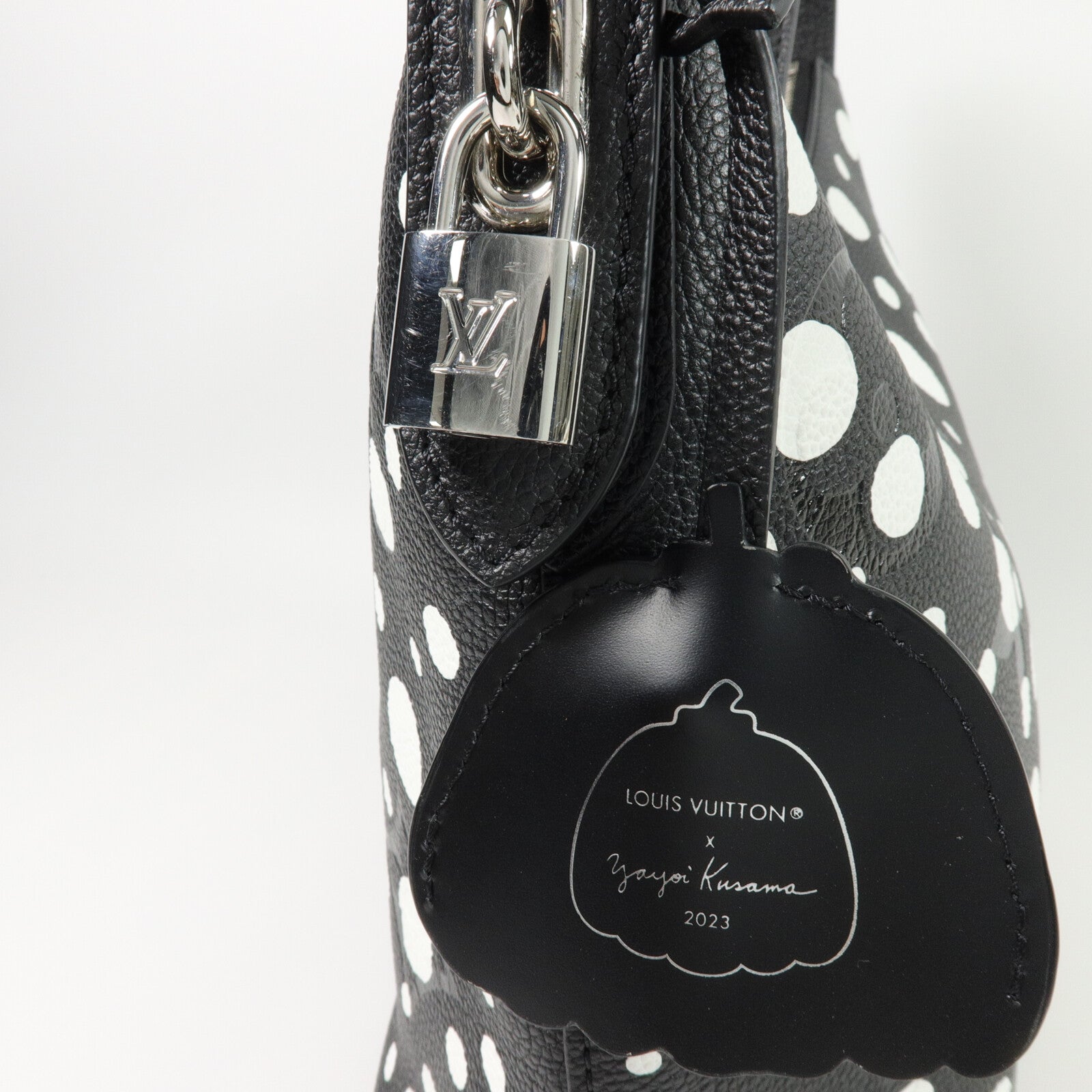 LOUIS VUITTON Monogram Empreinte LV x YK Marshmallow Bag手挽袋