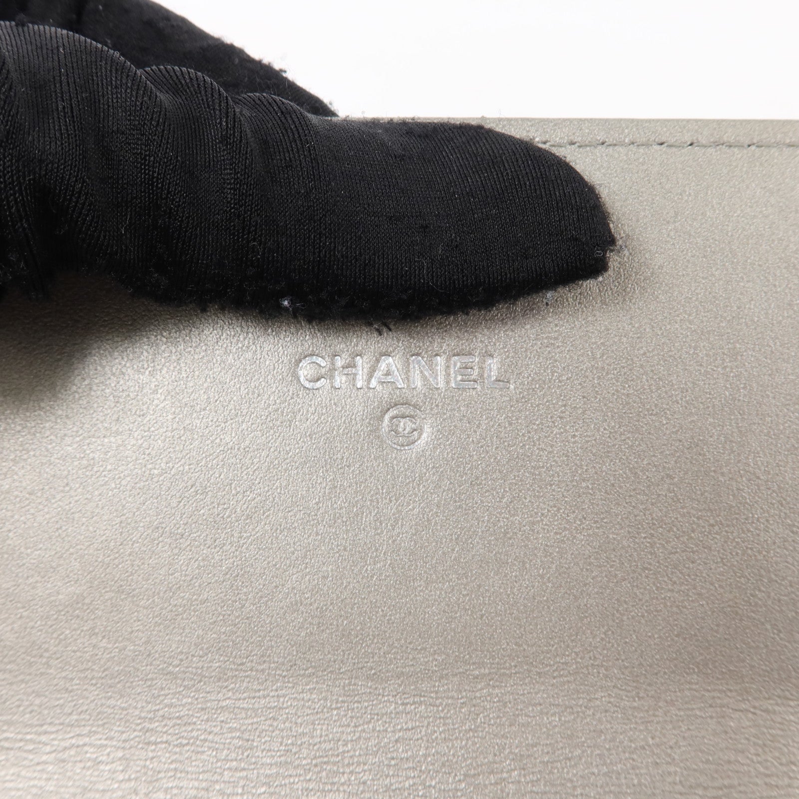 CHANEL 牛皮皮革Trifold Wallet銀扣錢包