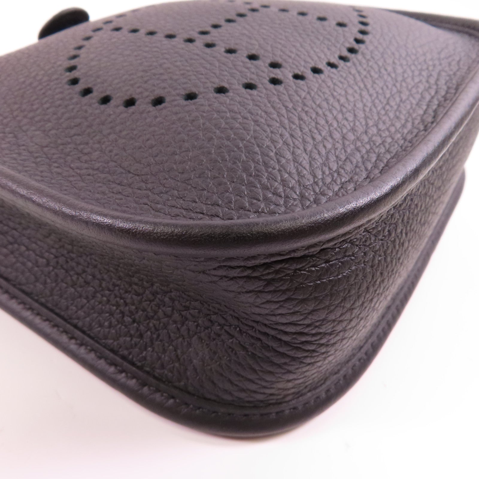 HERMES Clemence皮革Evelyne TPM銀扣肩背袋89 Noir