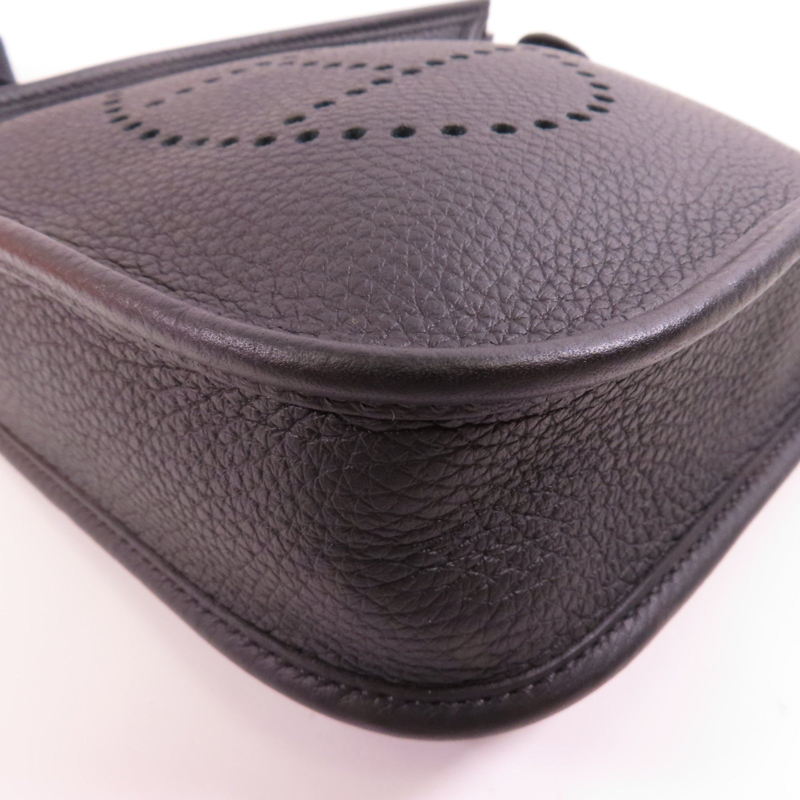 HERMES Clemence皮革Evelyne TPM銀扣肩背袋89 Noir