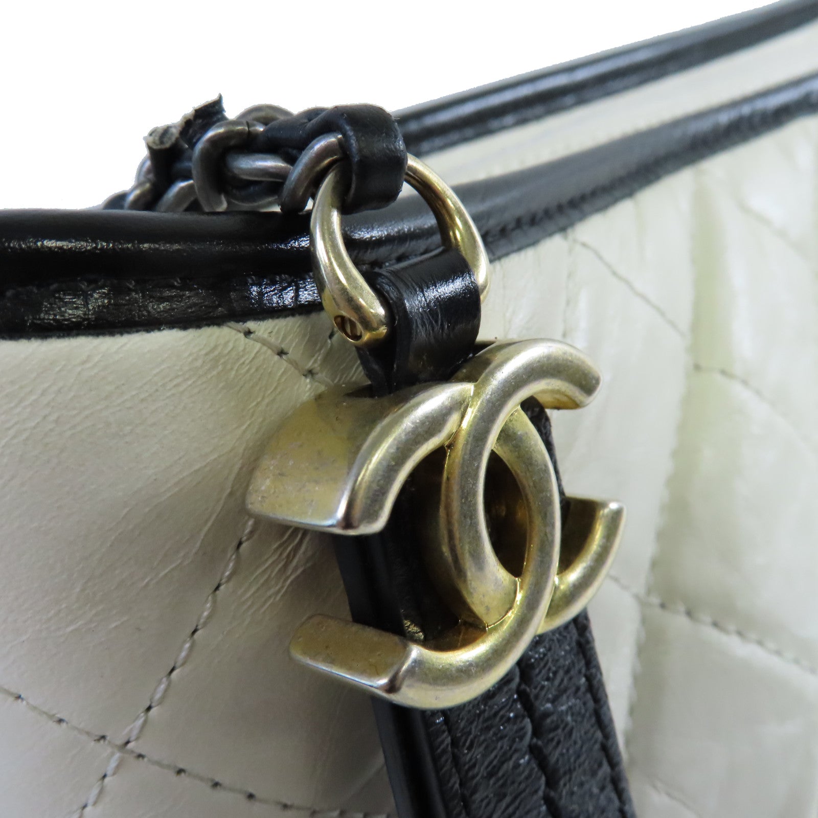CHANEL **【激減優惠】菱格Gabrielle Medium Chain Shoulder Bag金扣鏈帶肩背袋白色/黑色