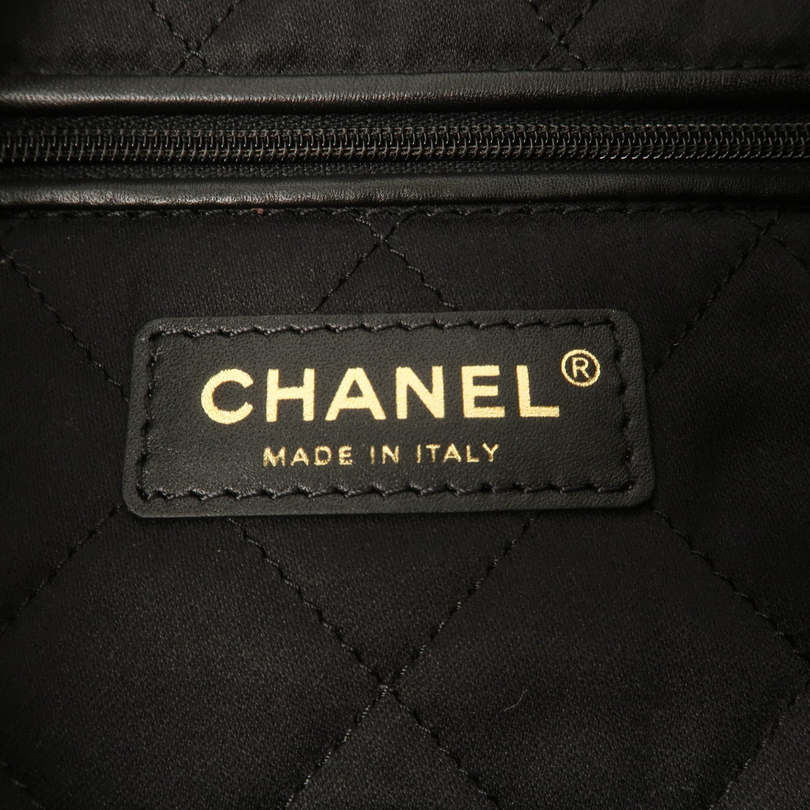 CHANEL 牛皮皮革C22 Small鏈帶肩背袋