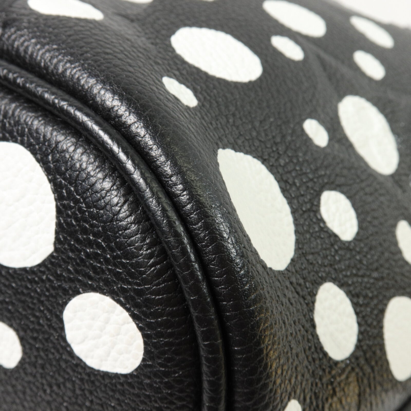 LOUIS VUITTON Monogram Empreinte LV x YK Marshmallow Bag手挽袋