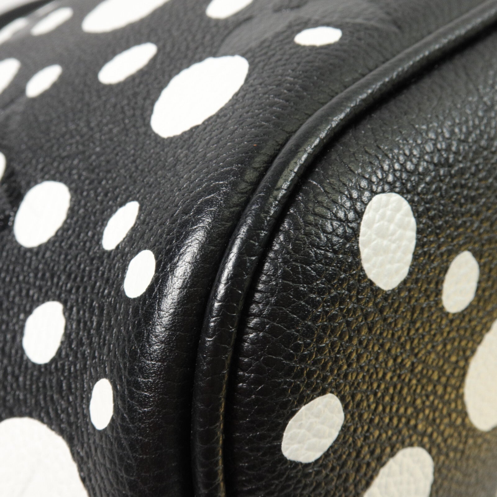 LOUIS VUITTON Monogram Empreinte LV x YK Marshmallow Bag手挽袋