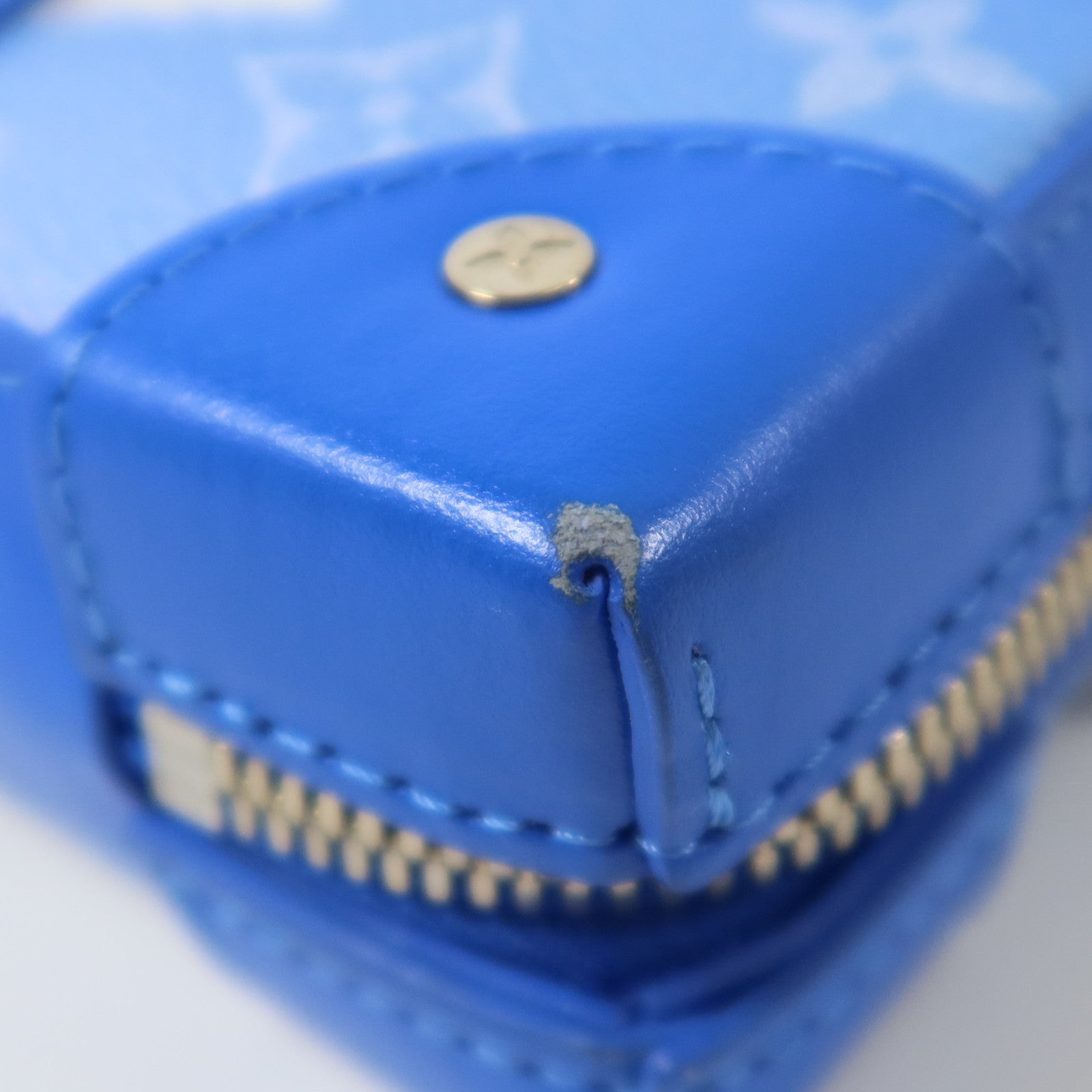 LOUIS VUITTON Monogram Clouds Soft Trunk Wallet銀扣肩背袋