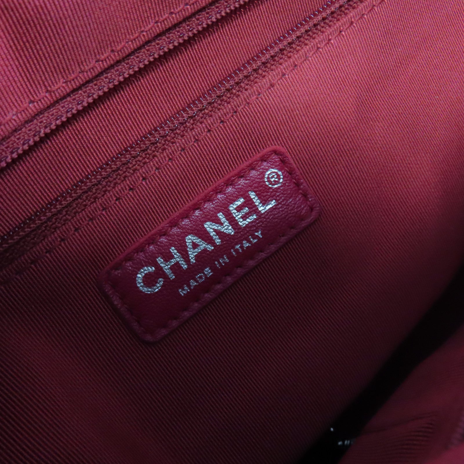 CHANEL **【激減優惠】菱格Gabrielle Medium Chain Shoulder Bag金扣鏈帶肩背袋白色/黑色