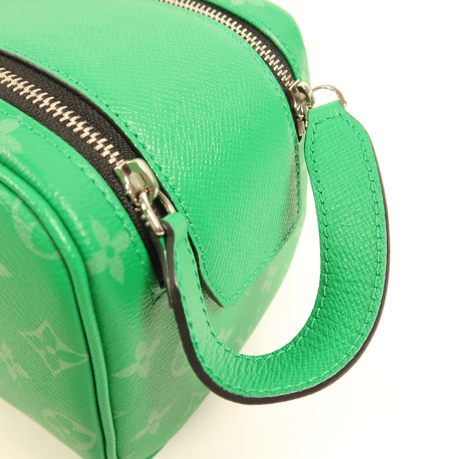 LOUIS VUITTON Taigarama Dopp Kit Cactus銀扣手拿包