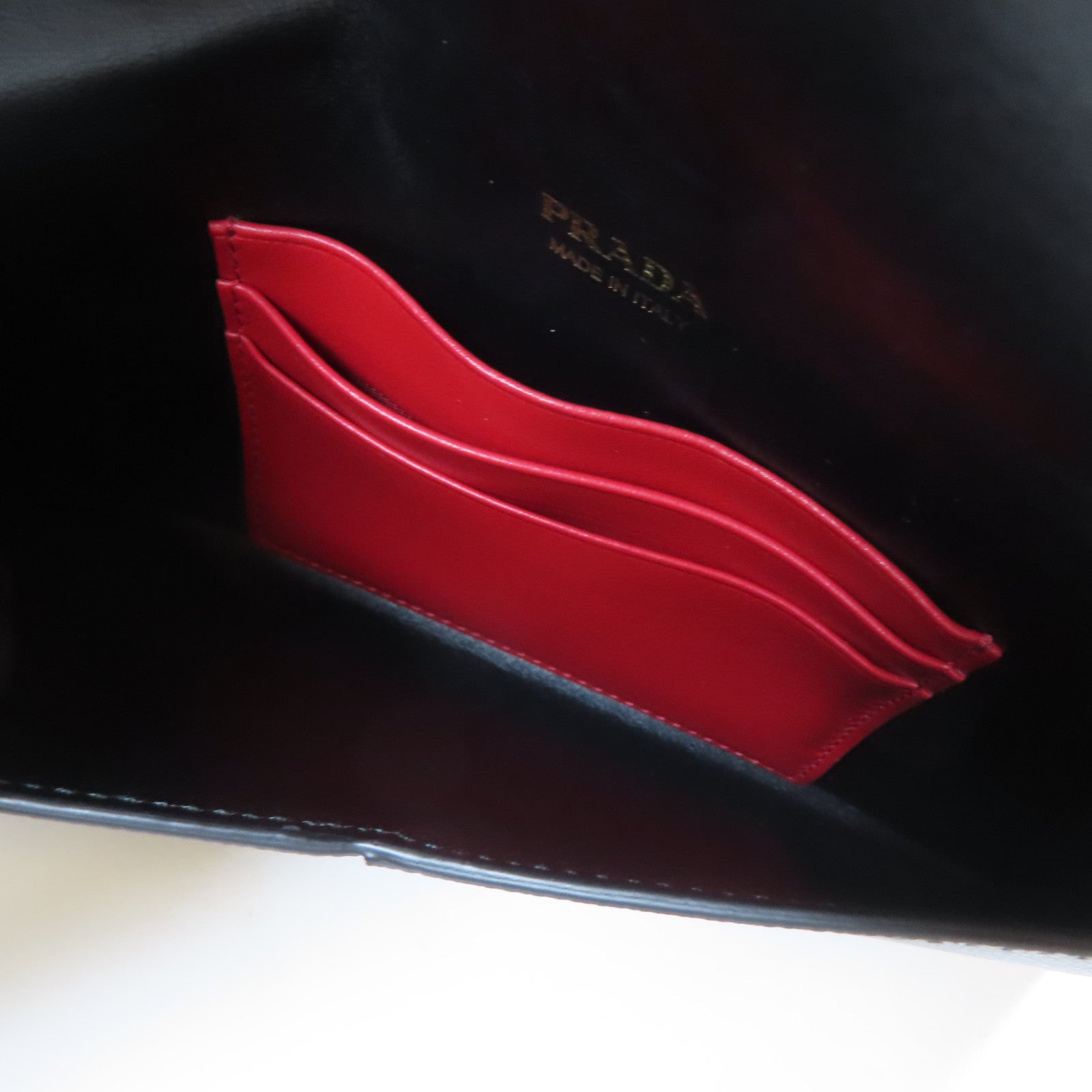 PRADA 牛皮皮革Long wallet金扣長錢包黑色