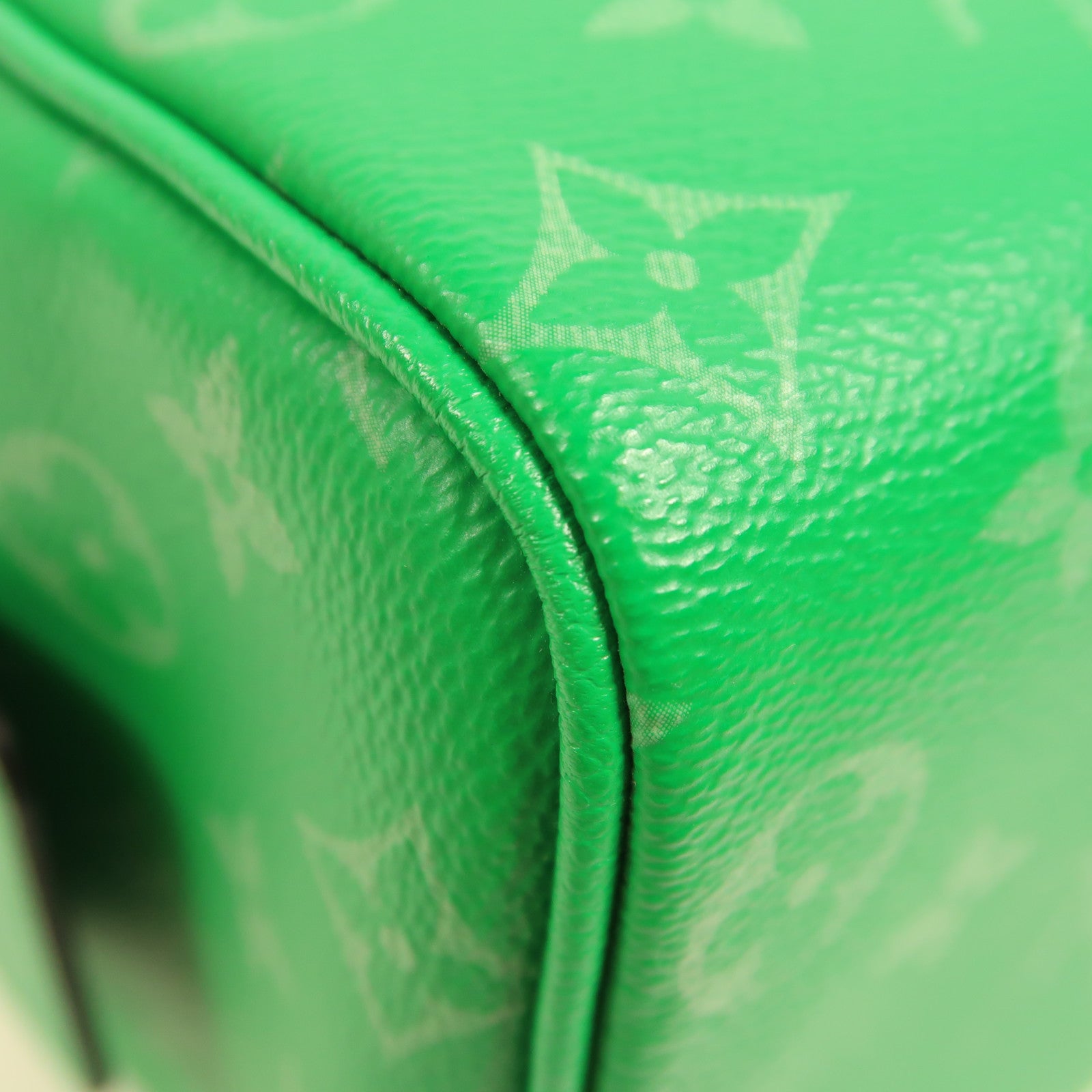 LOUIS VUITTON Taigarama Dopp Kit Cactus銀扣手拿包