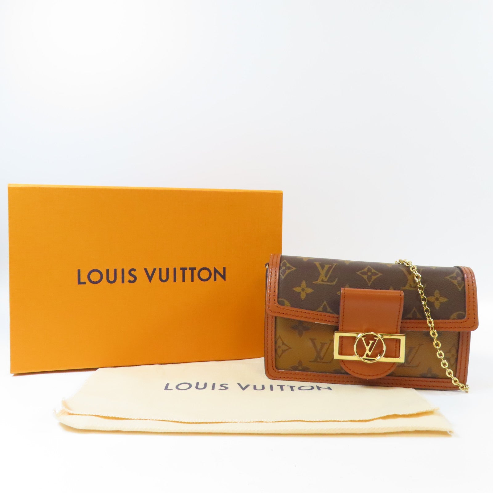 LOUIS VUITTON Monogram/Monogram Reverse Dauphine Chain Wallet金扣鍊帶肩背袋啡色